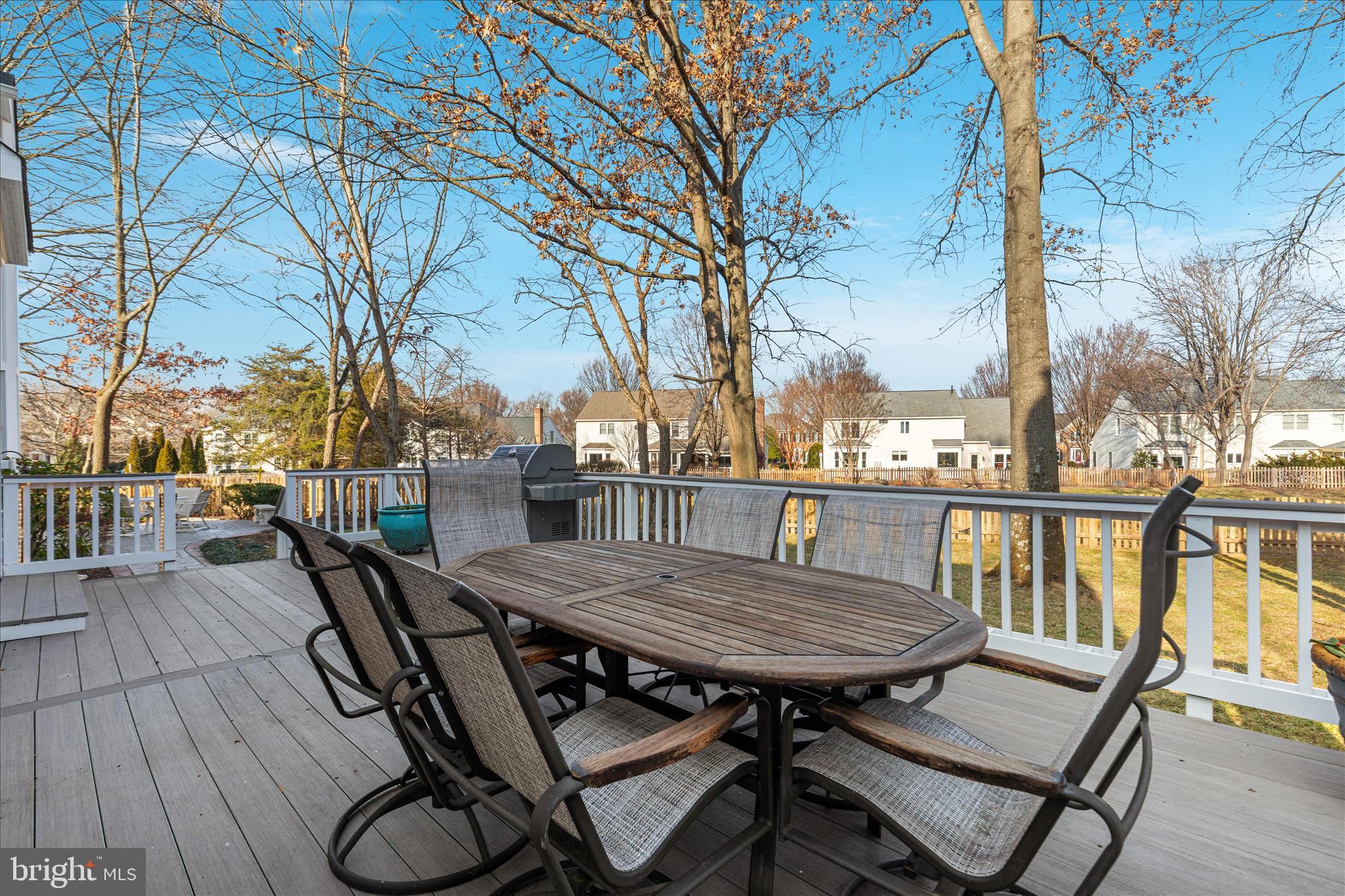 MONROE MANOR - Residential