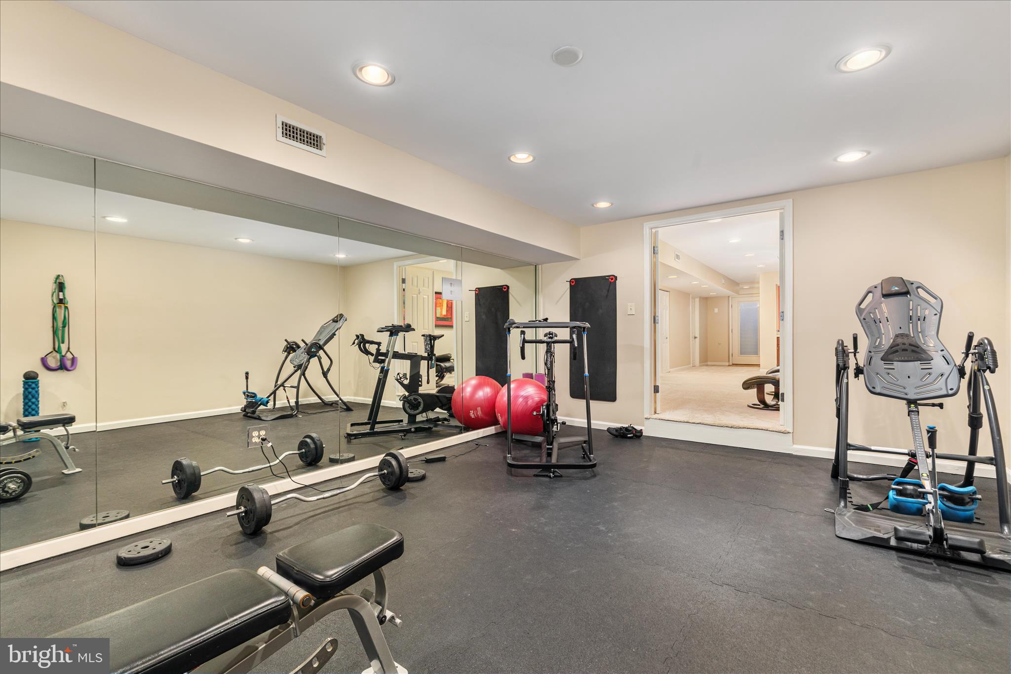 MONROE MANOR - Residential