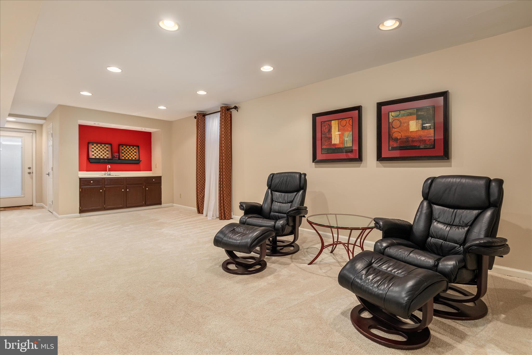 MONROE MANOR - Residential