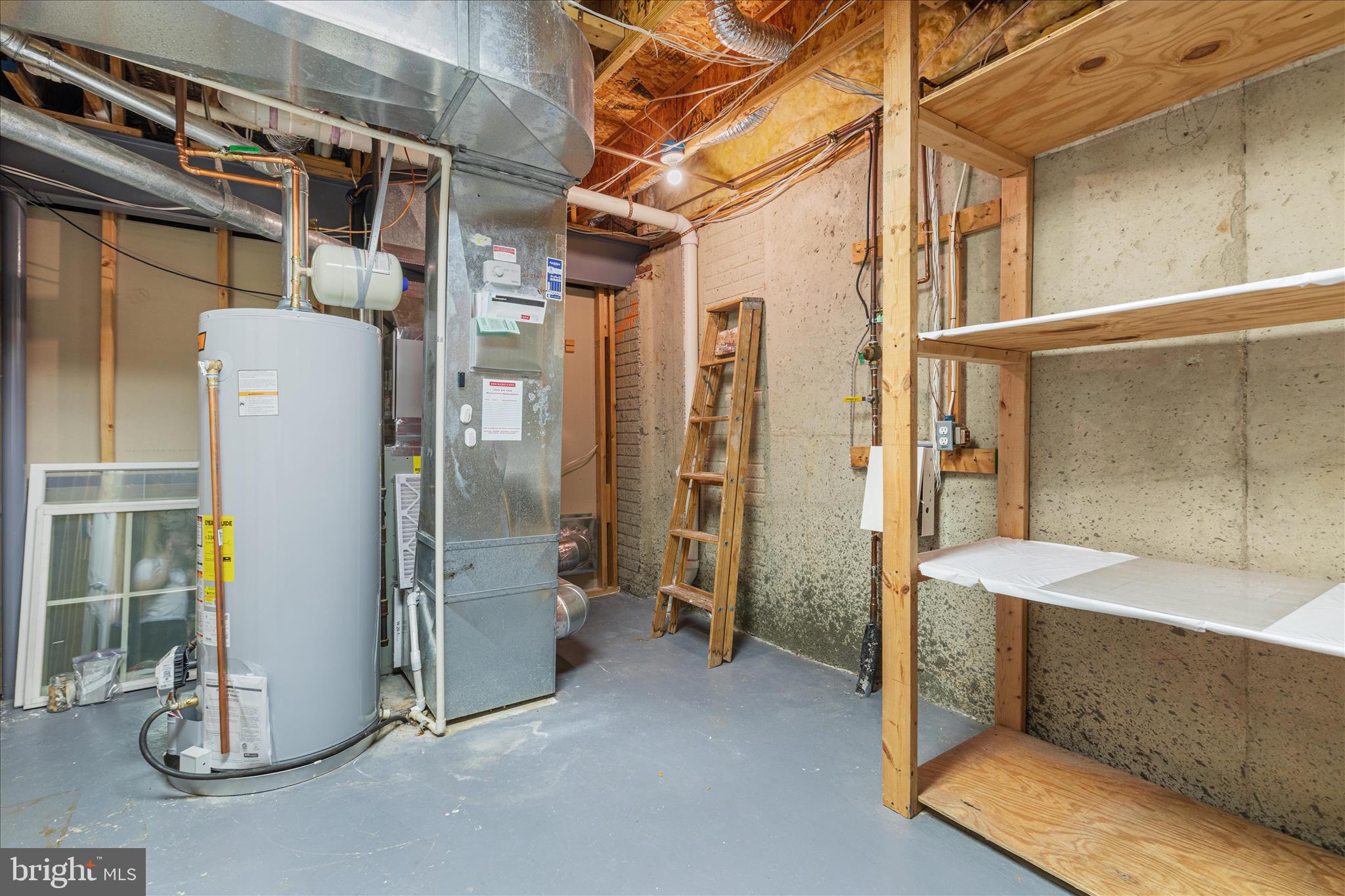 MONROE MANOR - Residential