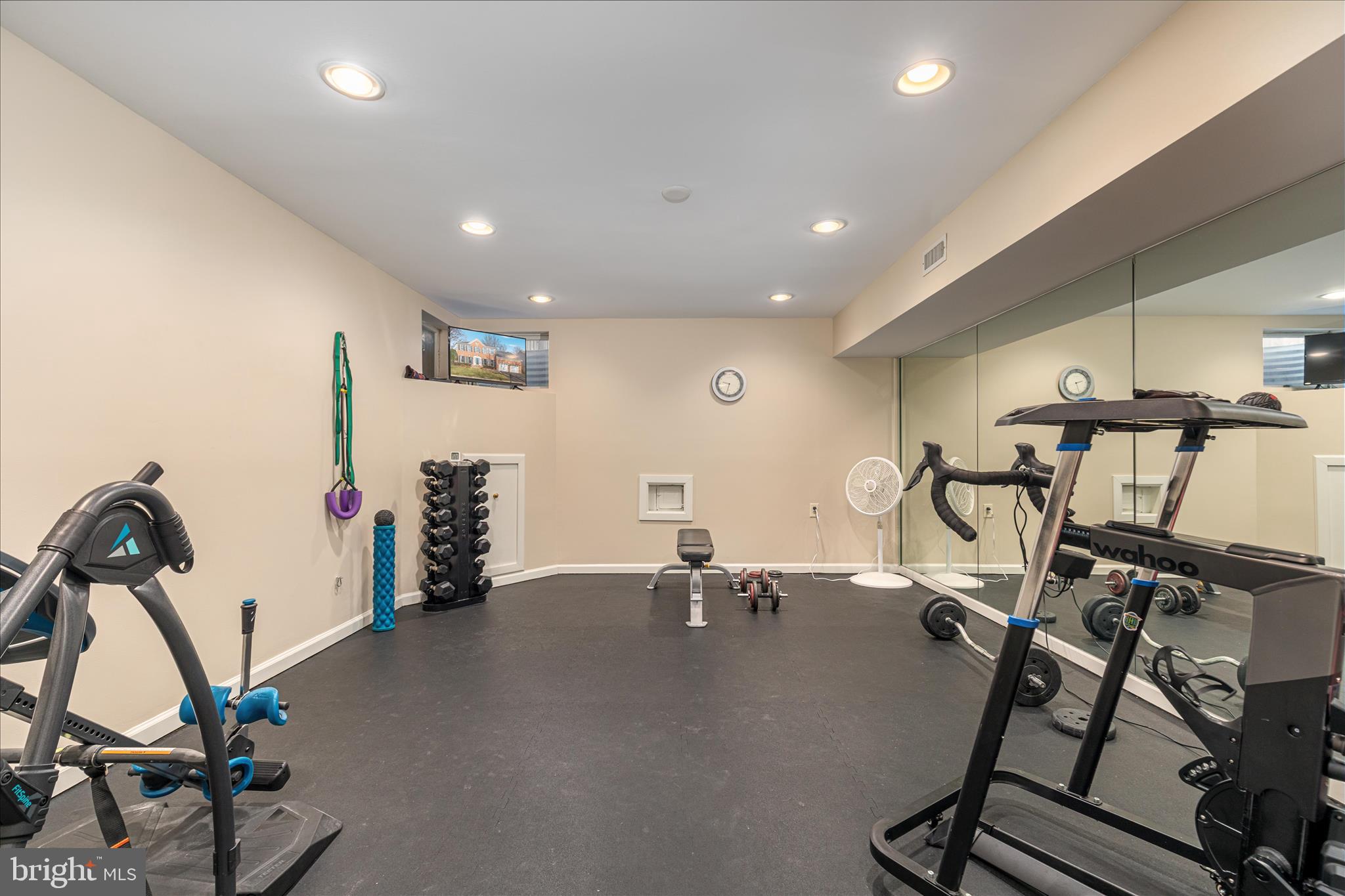 MONROE MANOR - Residential