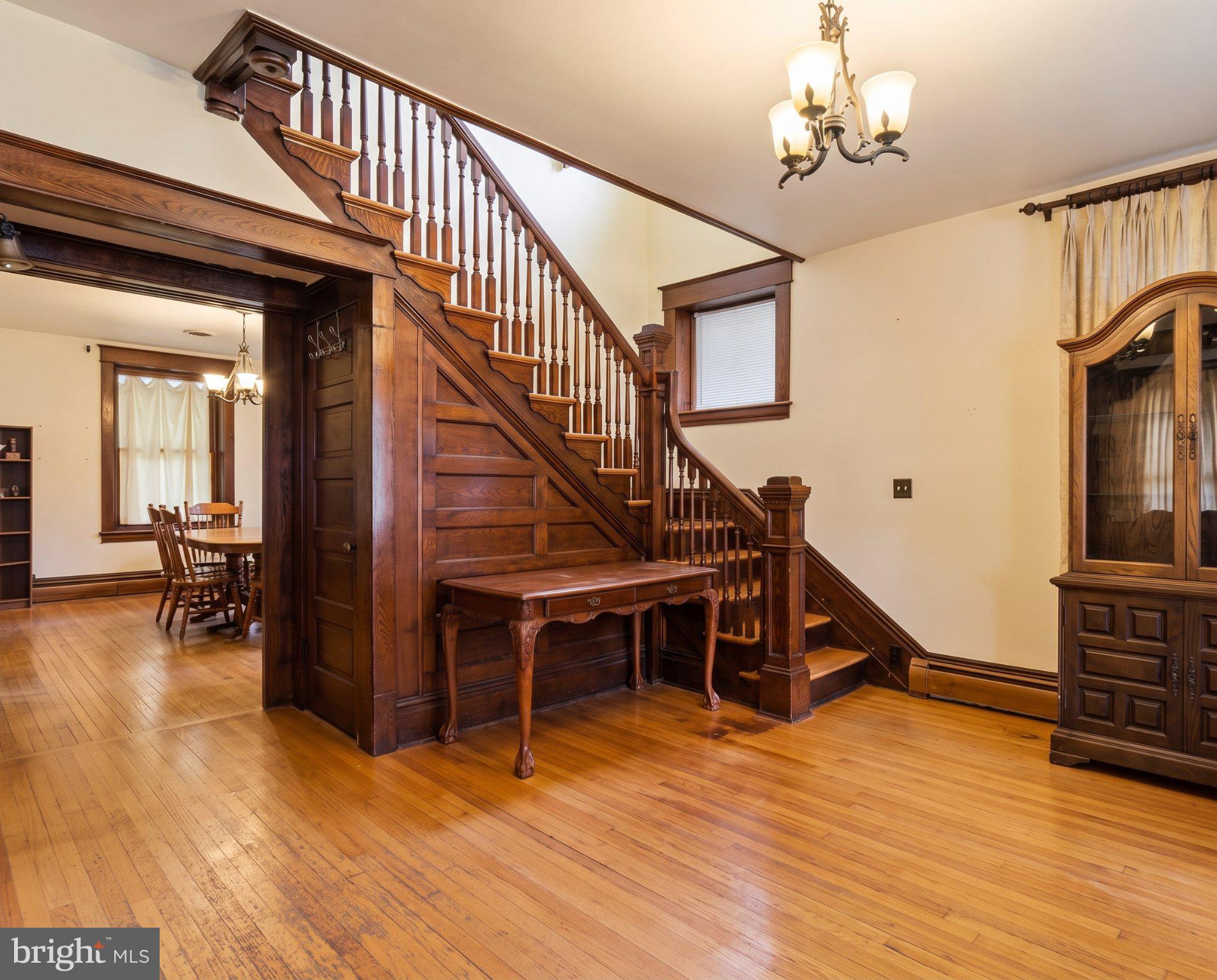 16 N MAPLE AVENUE