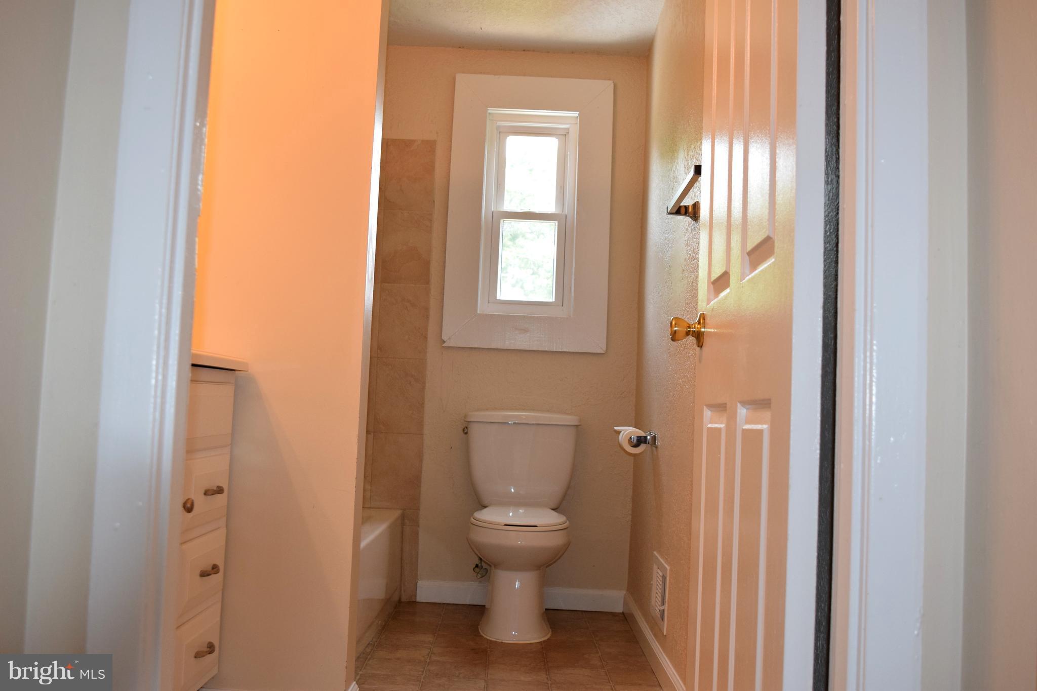 FOX RIDGE MANOR - Residential Lease