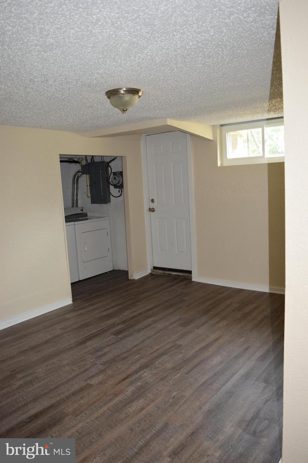 FOX RIDGE MANOR - Residential Lease