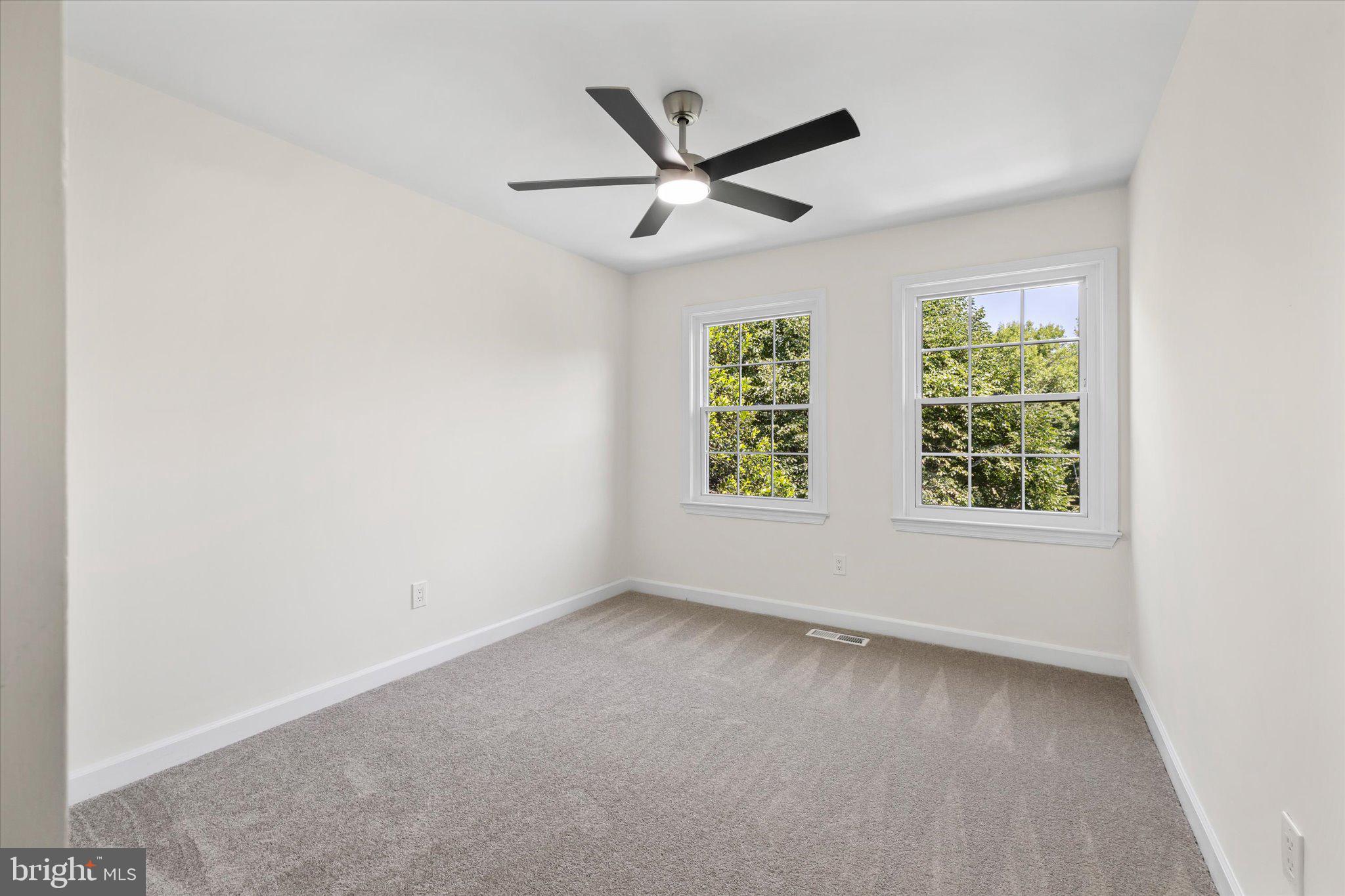 HIDDEN OAKS - Residential