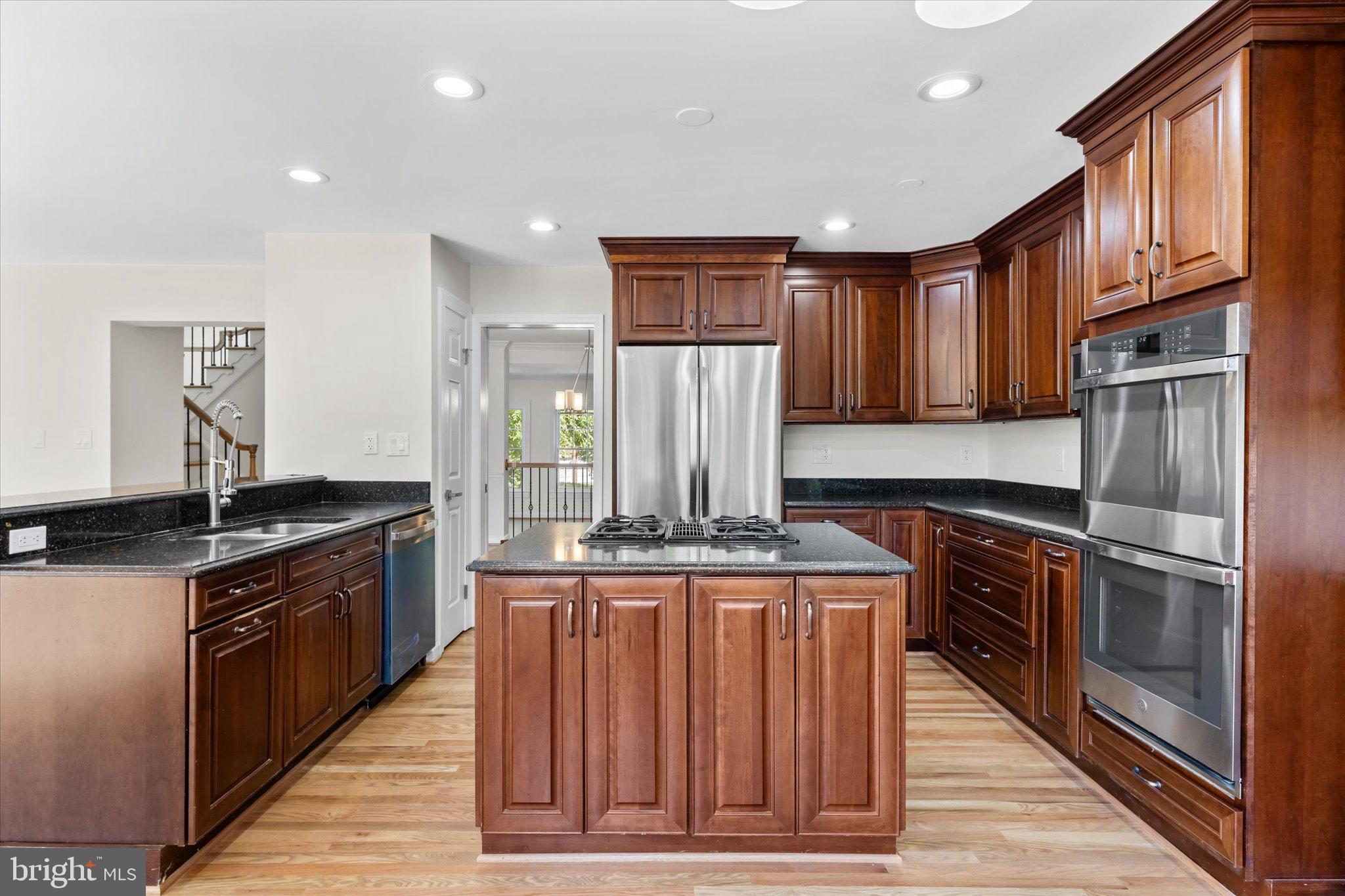 HIDDEN OAKS - Residential