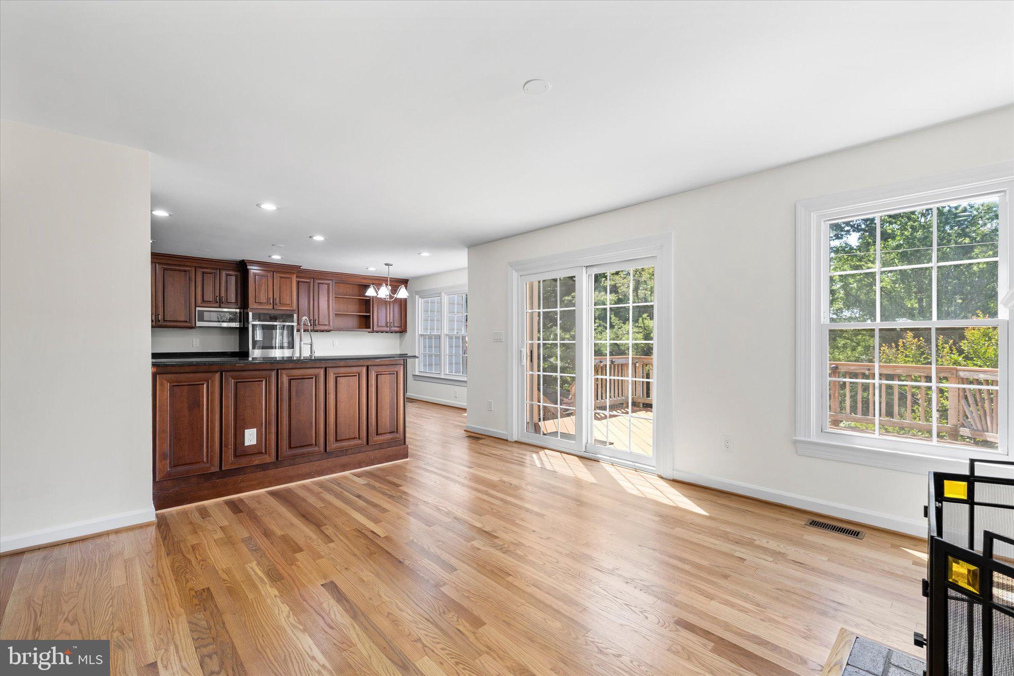 HIDDEN OAKS - Residential