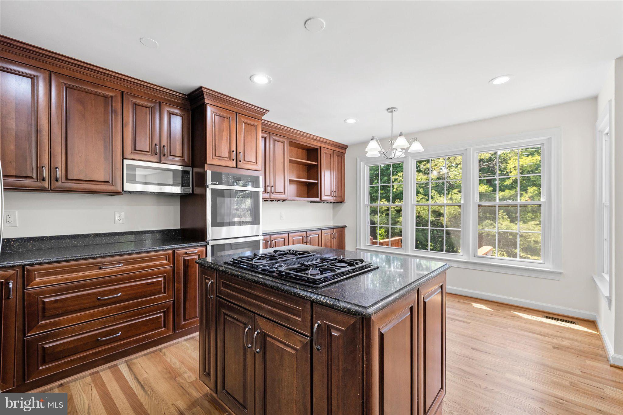 HIDDEN OAKS - Residential