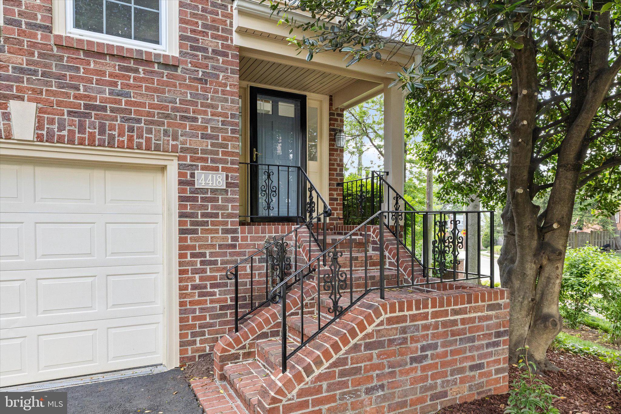 HIDDEN OAKS - Residential