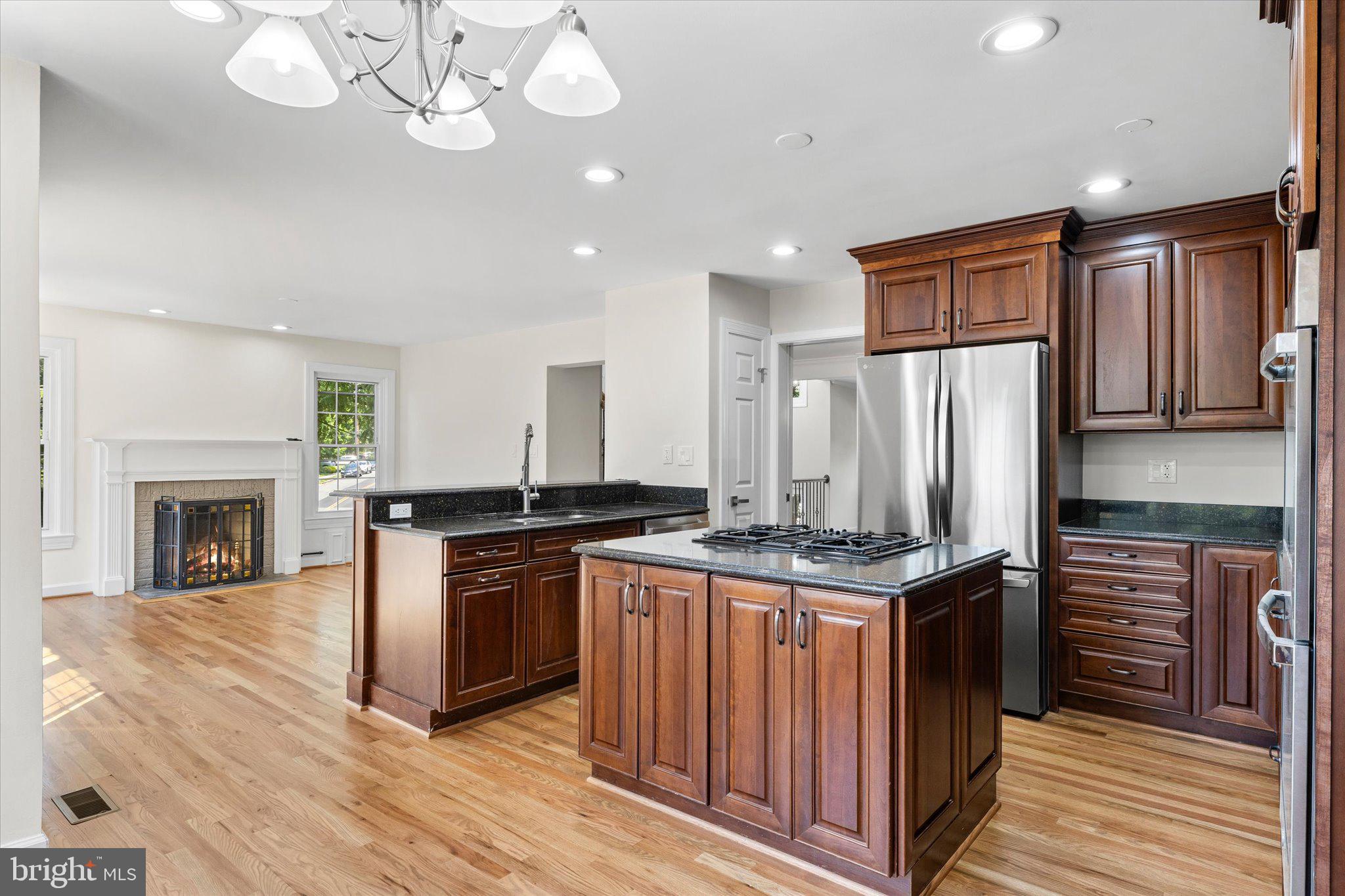 HIDDEN OAKS - Residential