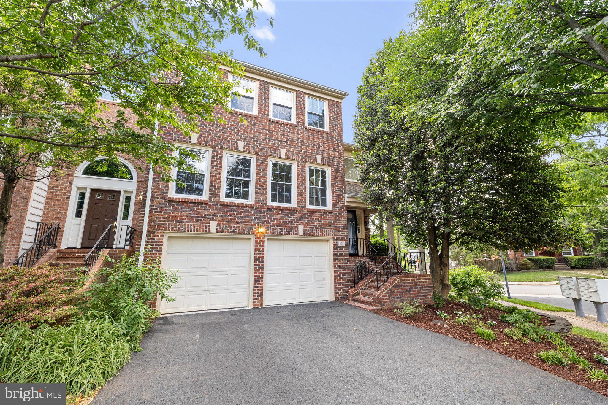 HIDDEN OAKS - Residential