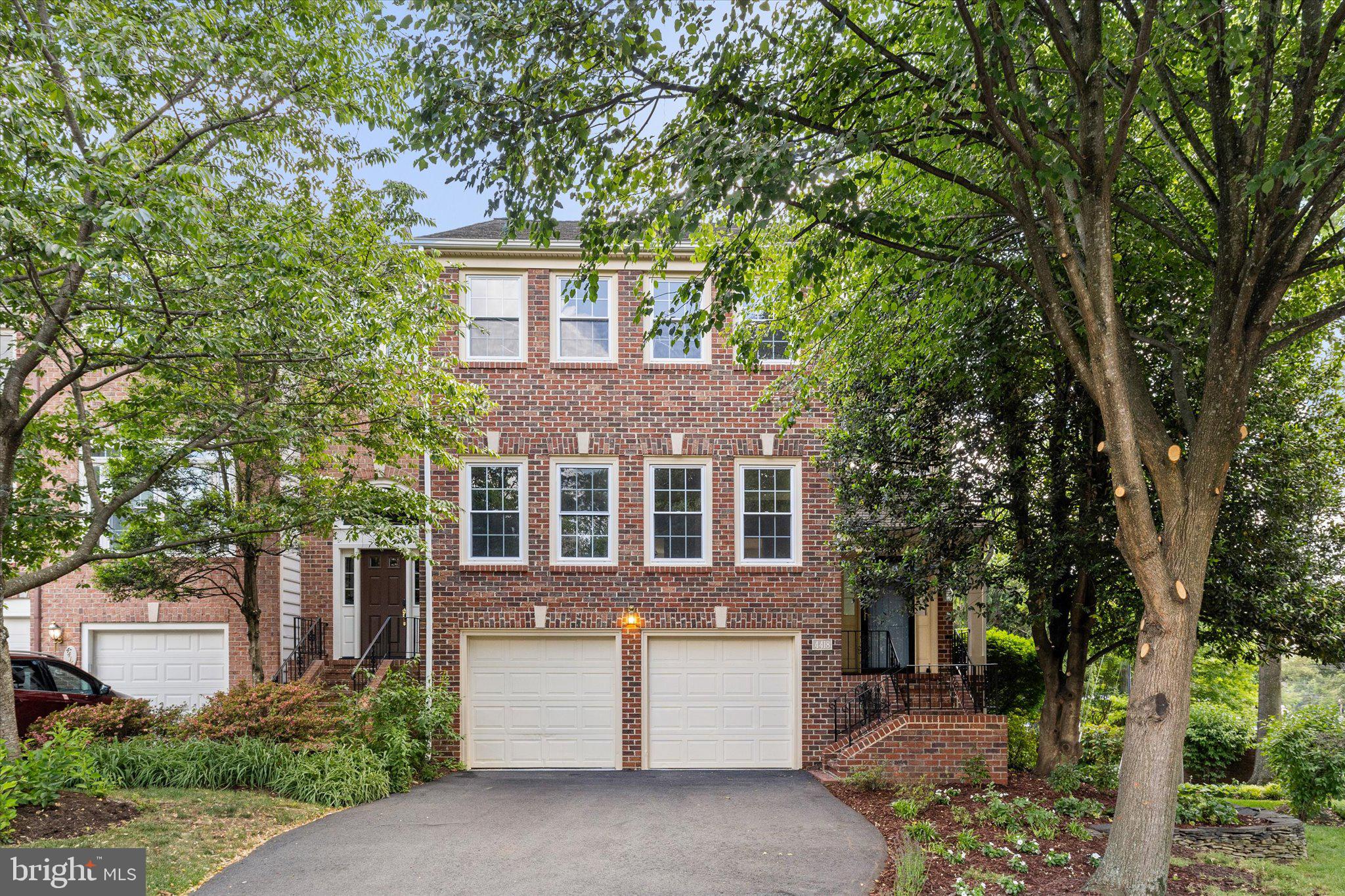 HIDDEN OAKS - Residential