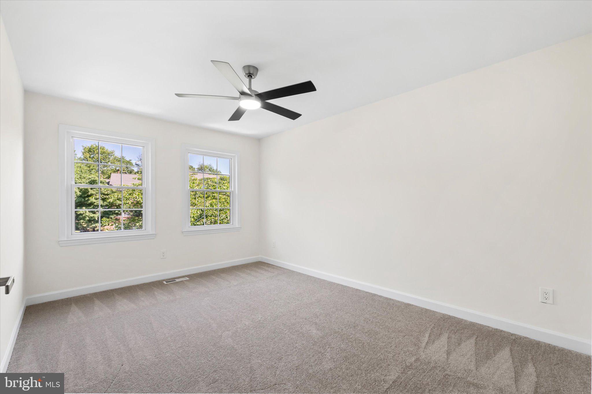 HIDDEN OAKS - Residential