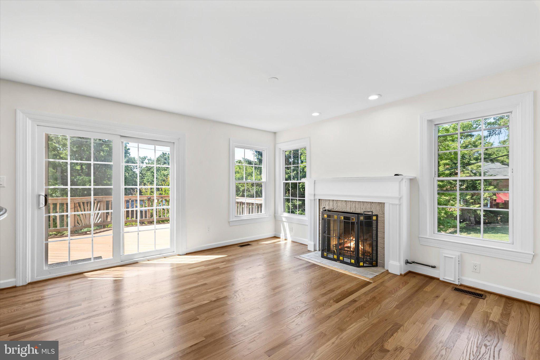 HIDDEN OAKS - Residential