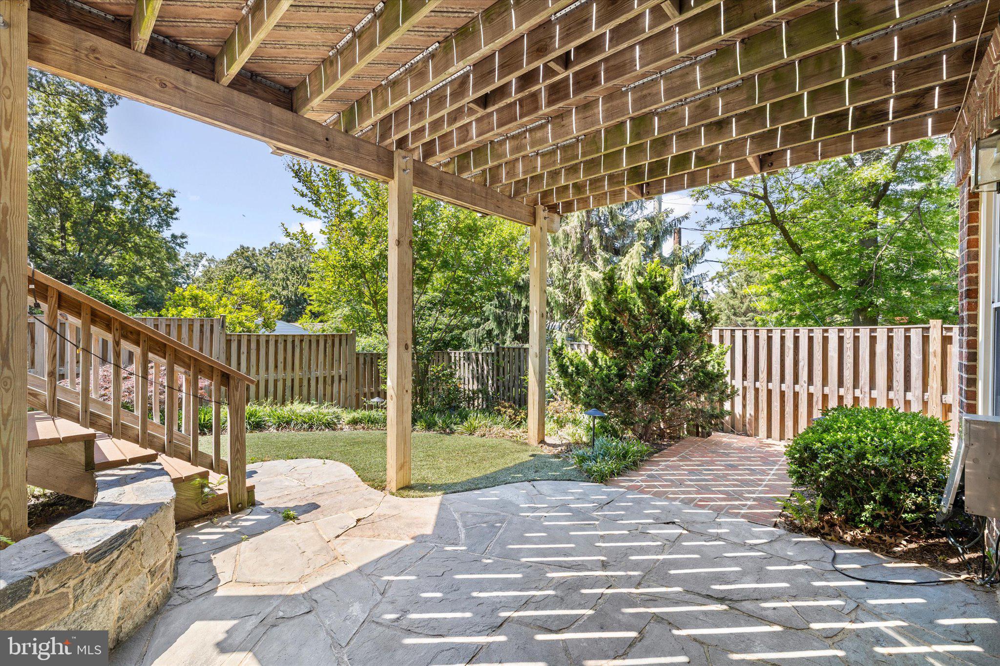HIDDEN OAKS - Residential