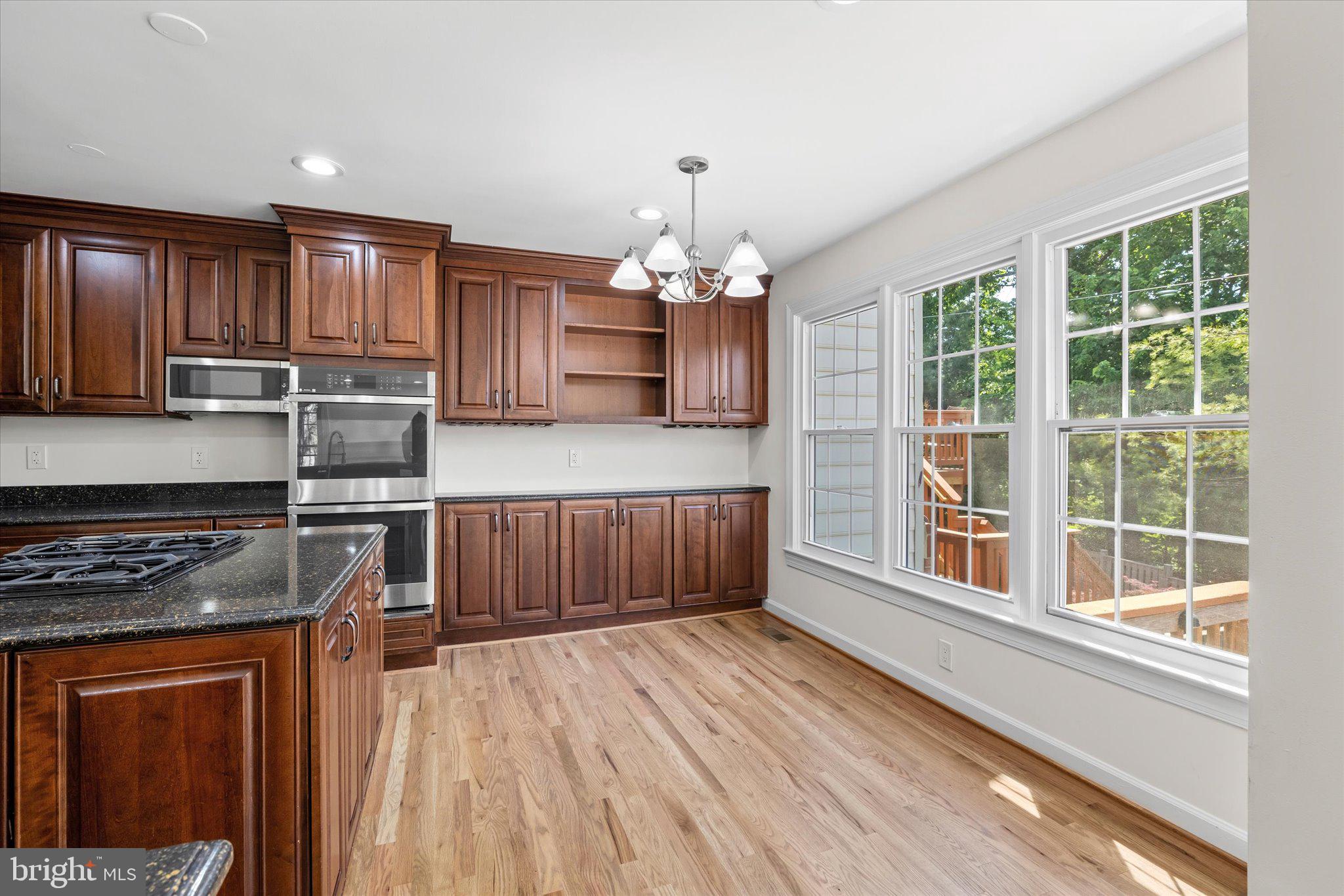 HIDDEN OAKS - Residential