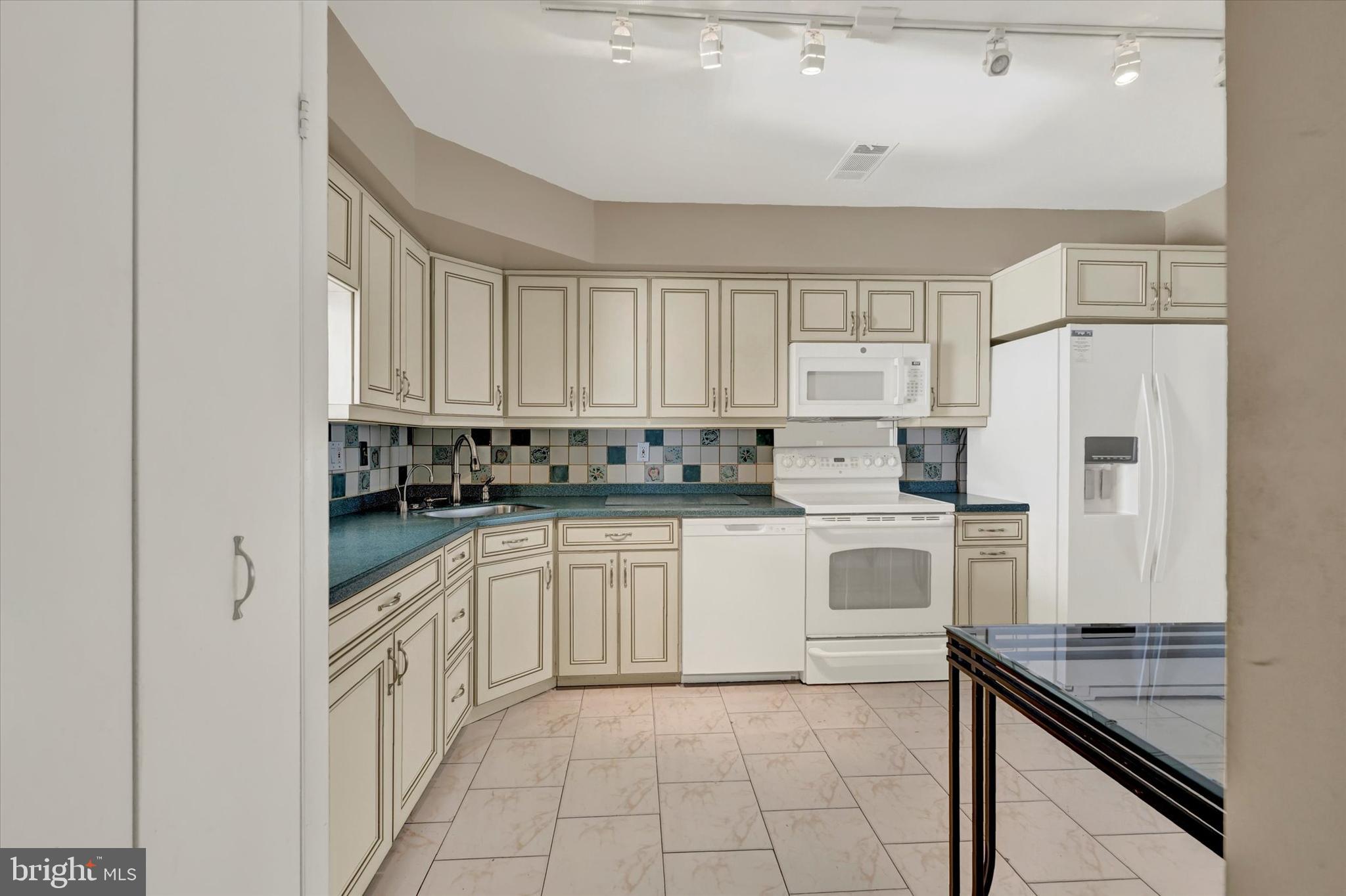 ANNEN WOODS - Residential