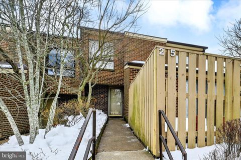 Photo of 25 Tanner Court #H, BALTIMORE, MD 21208 (MLS # MDBC2151954)