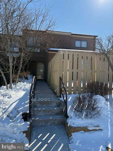 25 TANNER COURT H BALTIMORE MD 21208