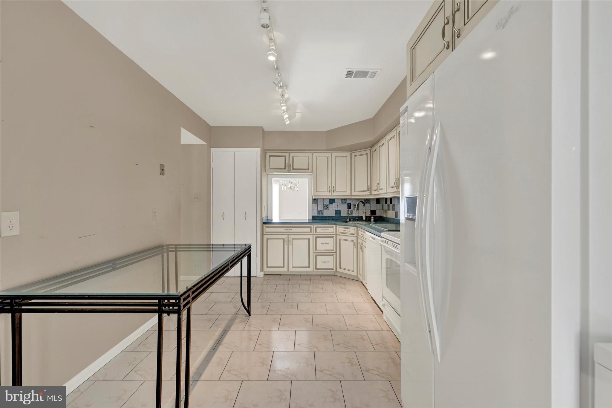 ANNEN WOODS - Residential