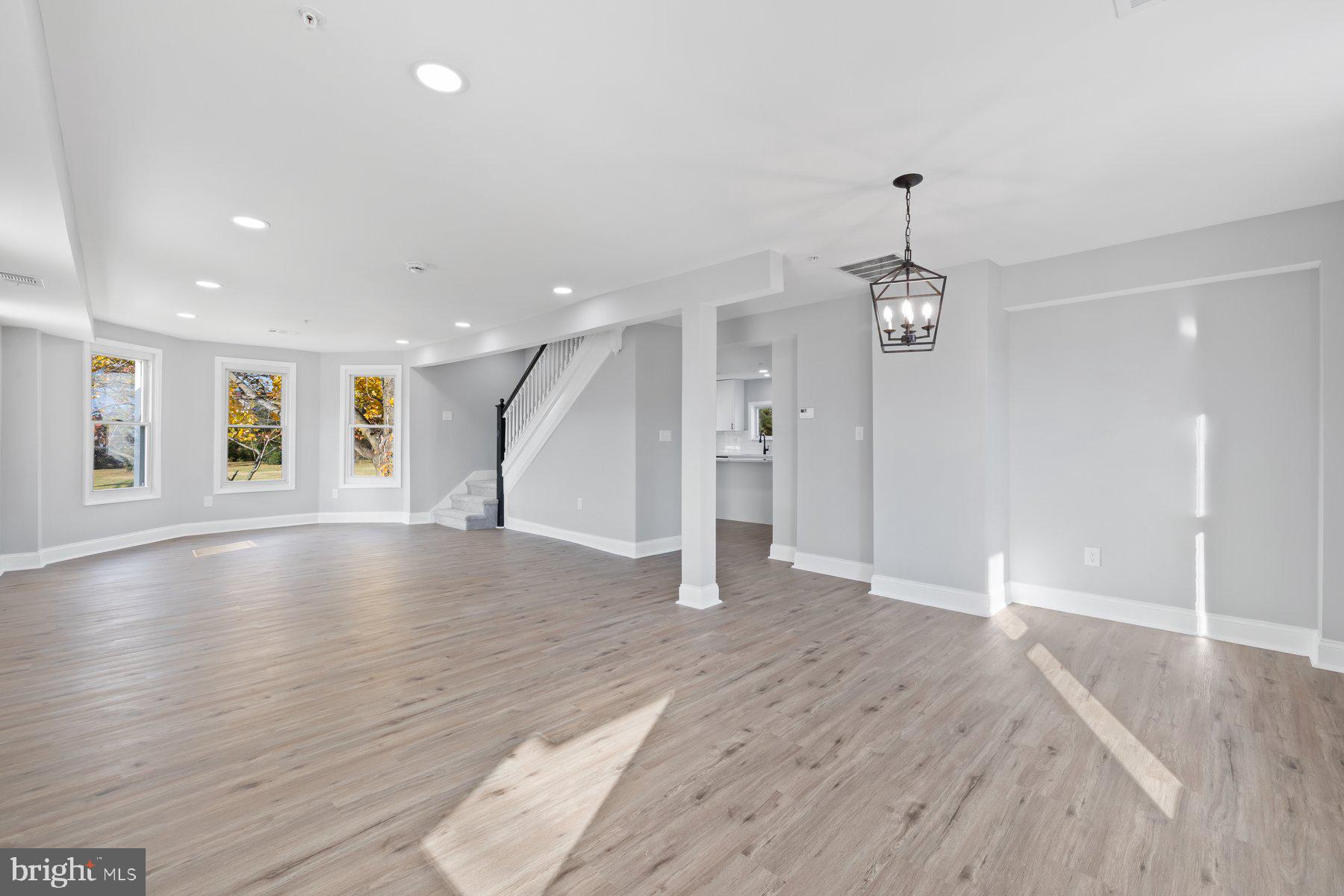 HAMPSTEAD - Residential