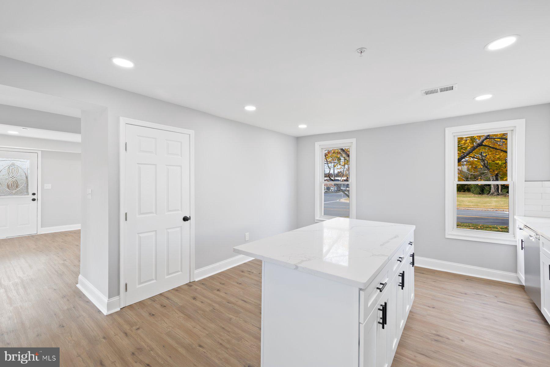 HAMPSTEAD - Residential