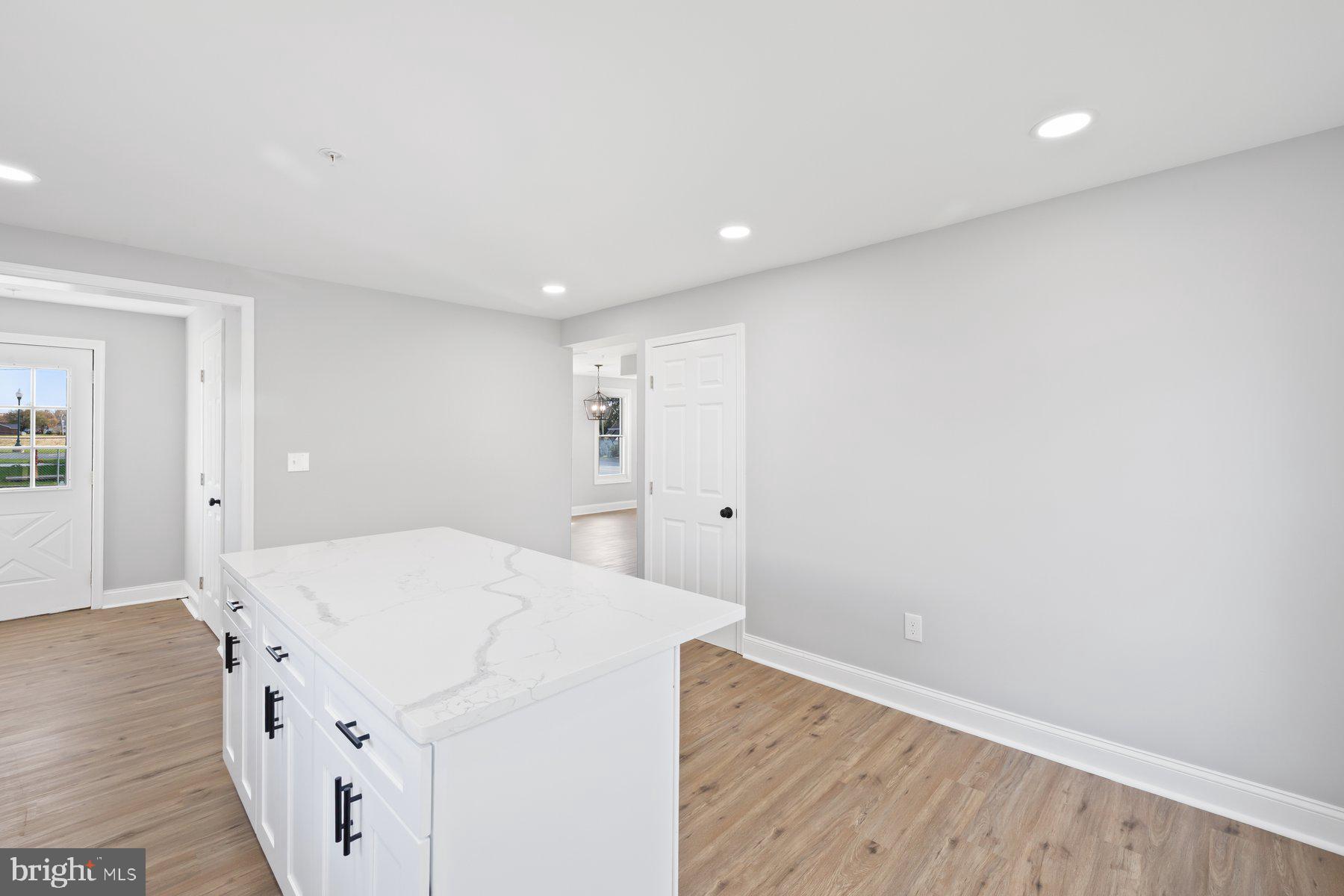 HAMPSTEAD - Residential