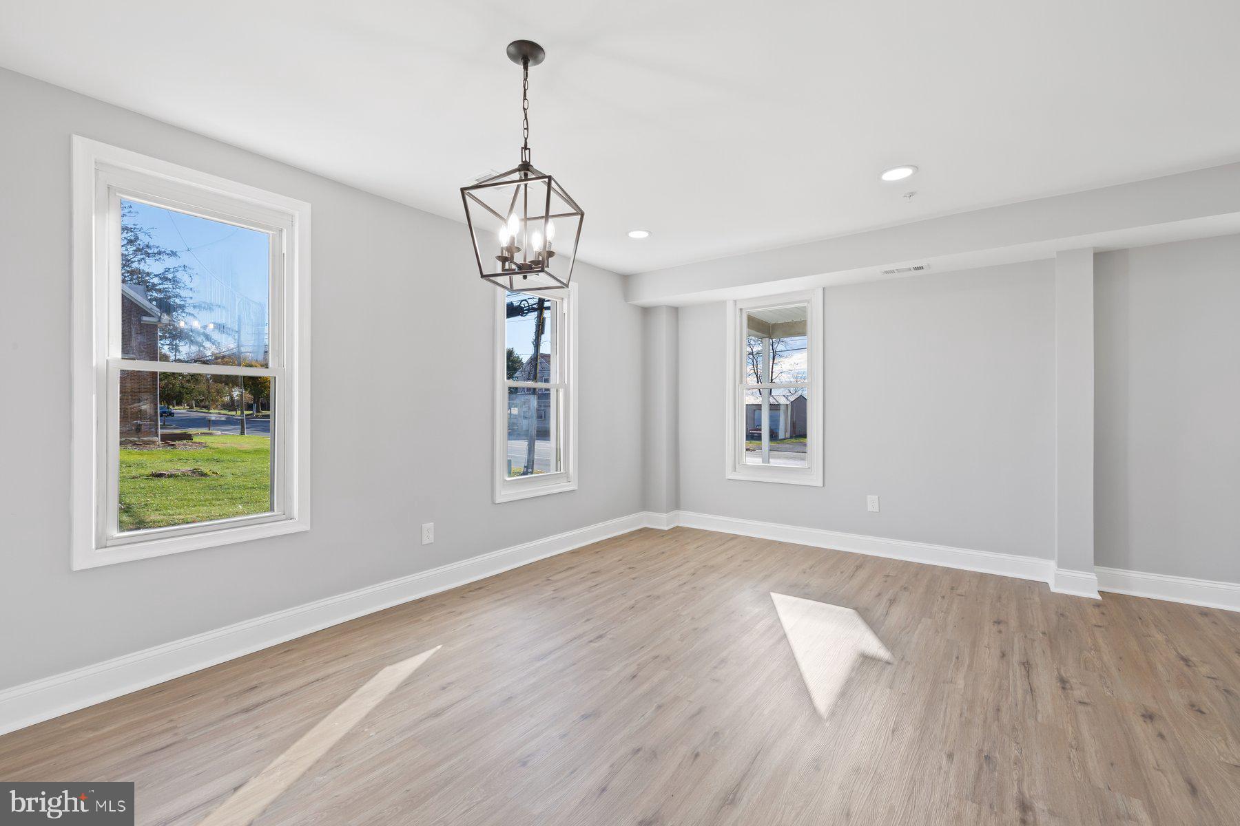 HAMPSTEAD - Residential