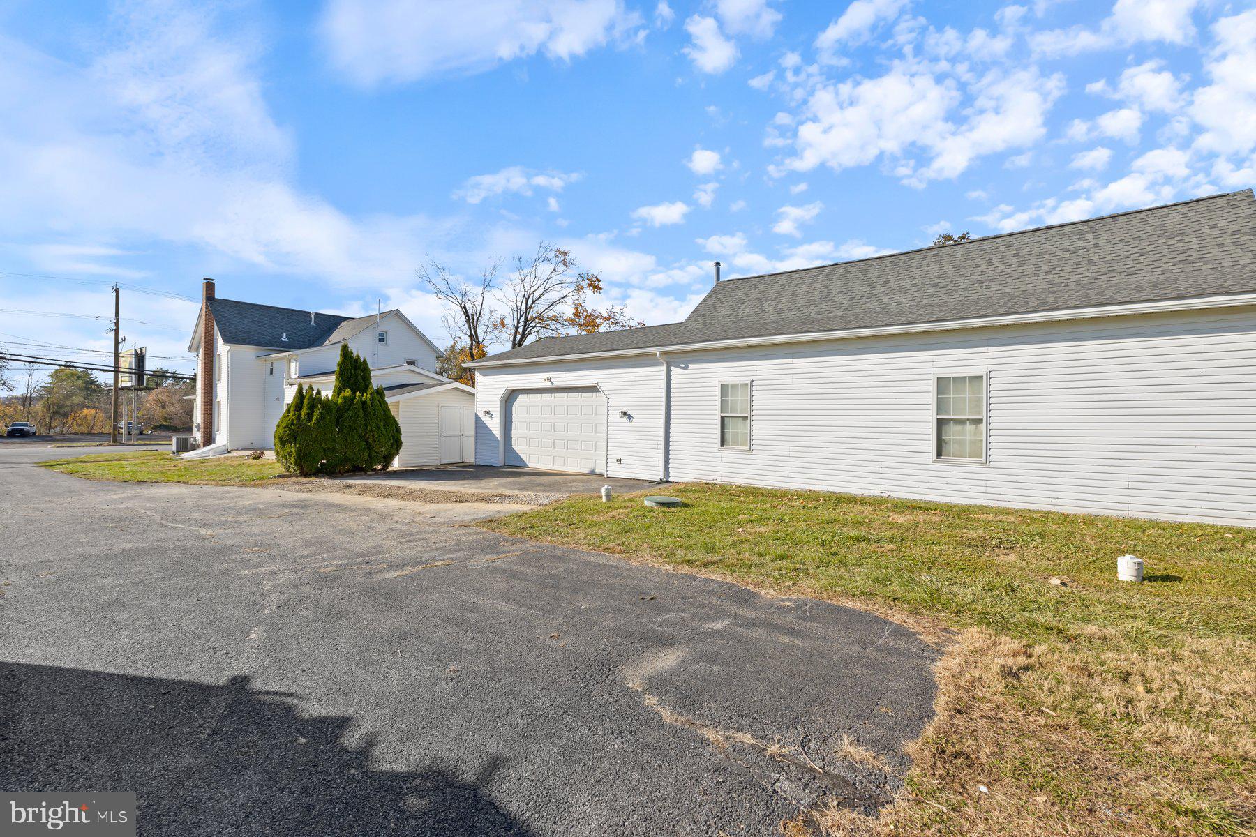 HAMPSTEAD - Residential