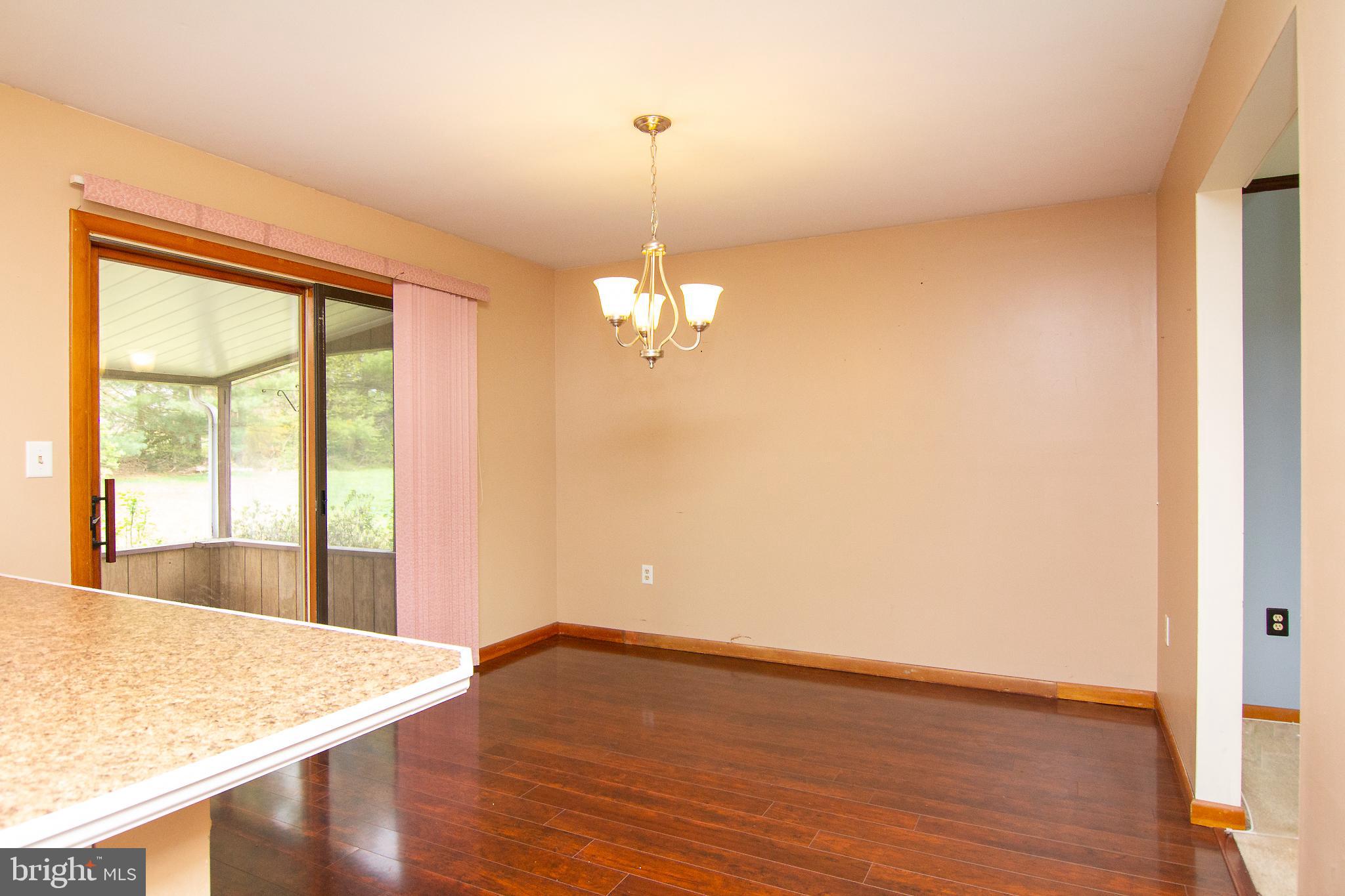 LINCOLN MANOR - Residential