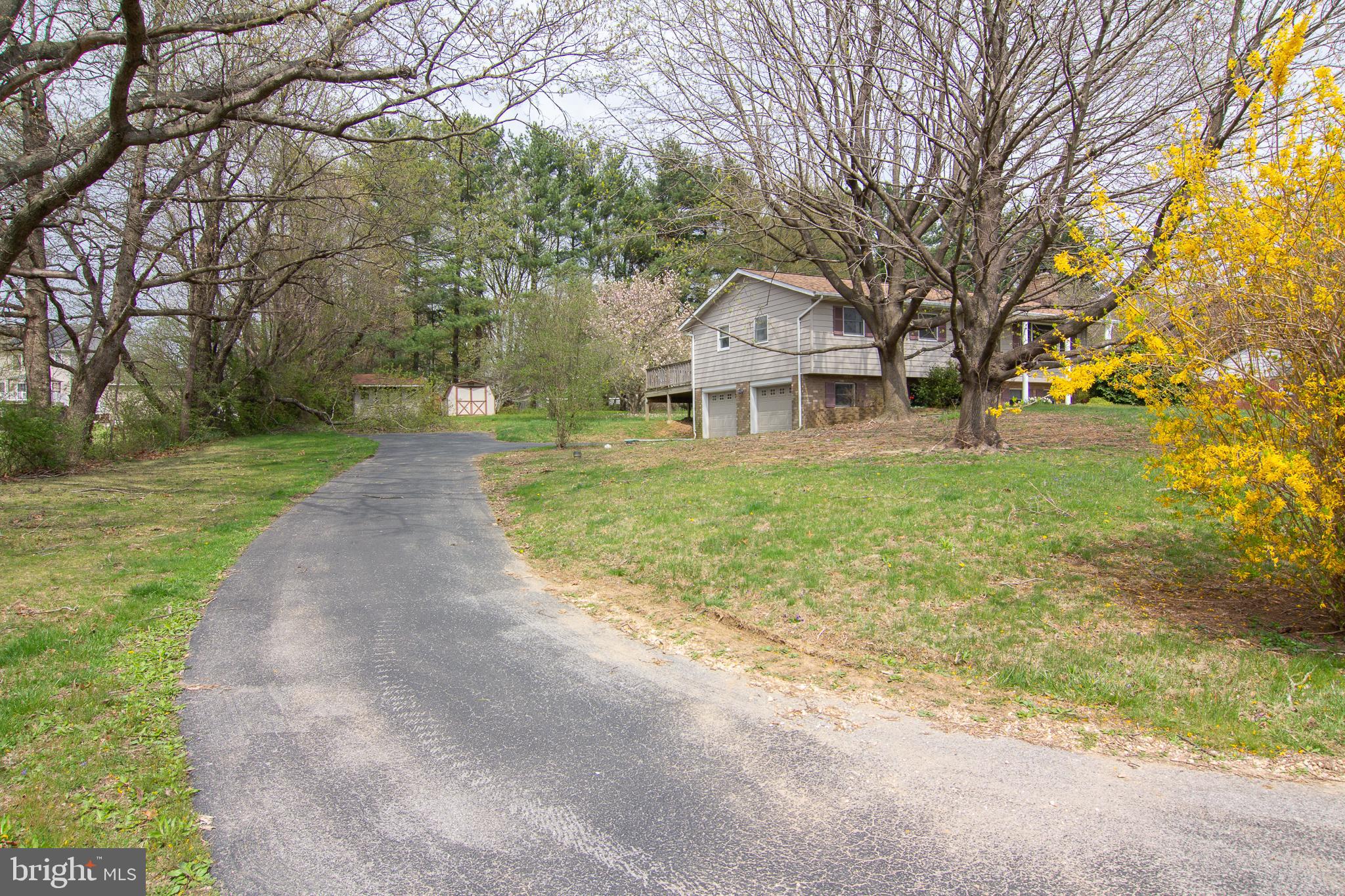 LINCOLN MANOR - Residential