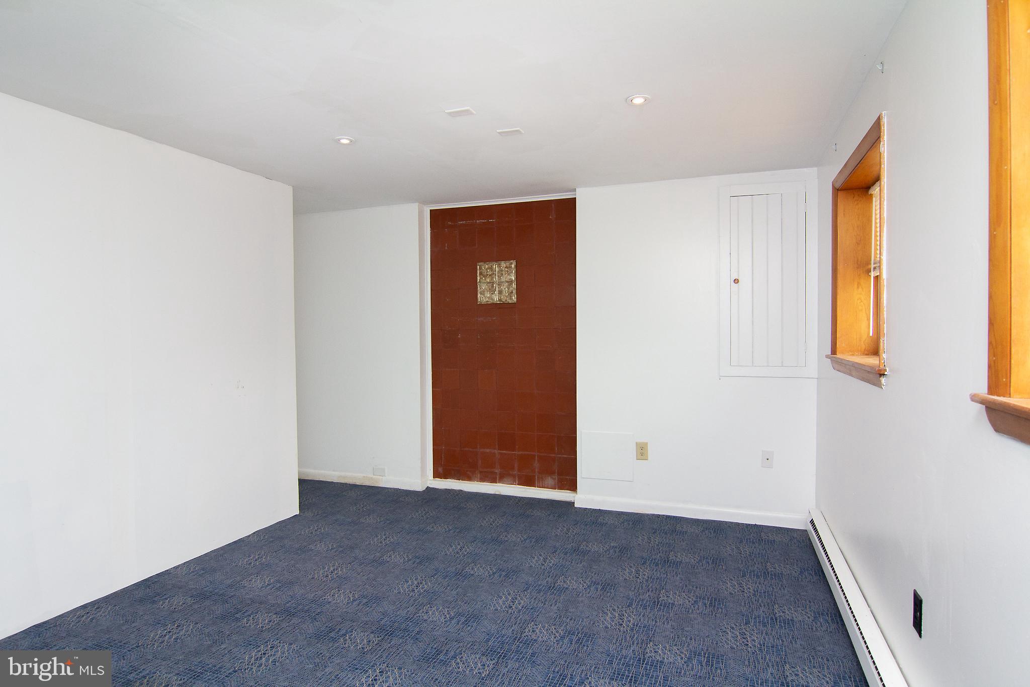 LINCOLN MANOR - Residential