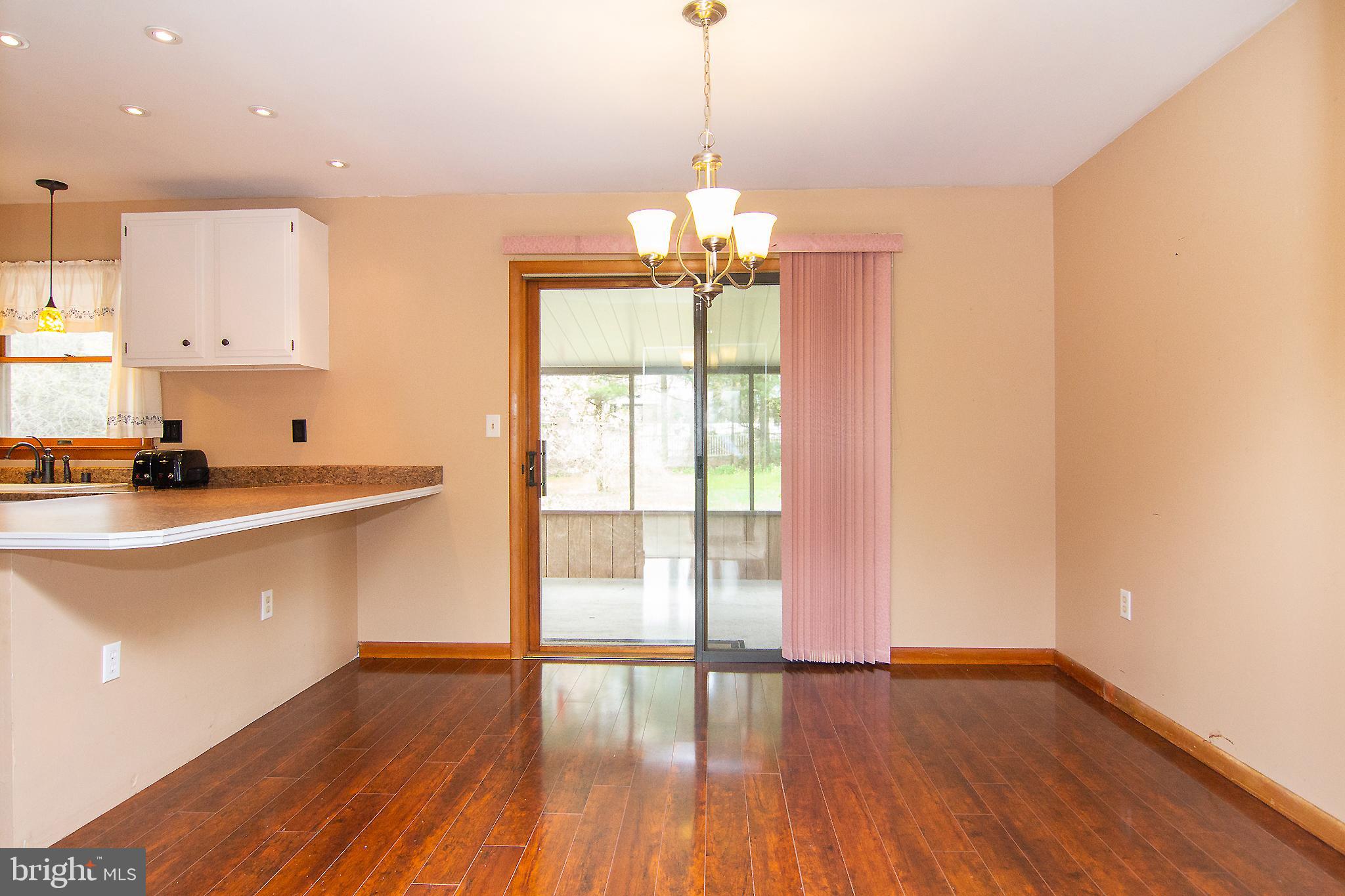 LINCOLN MANOR - Residential