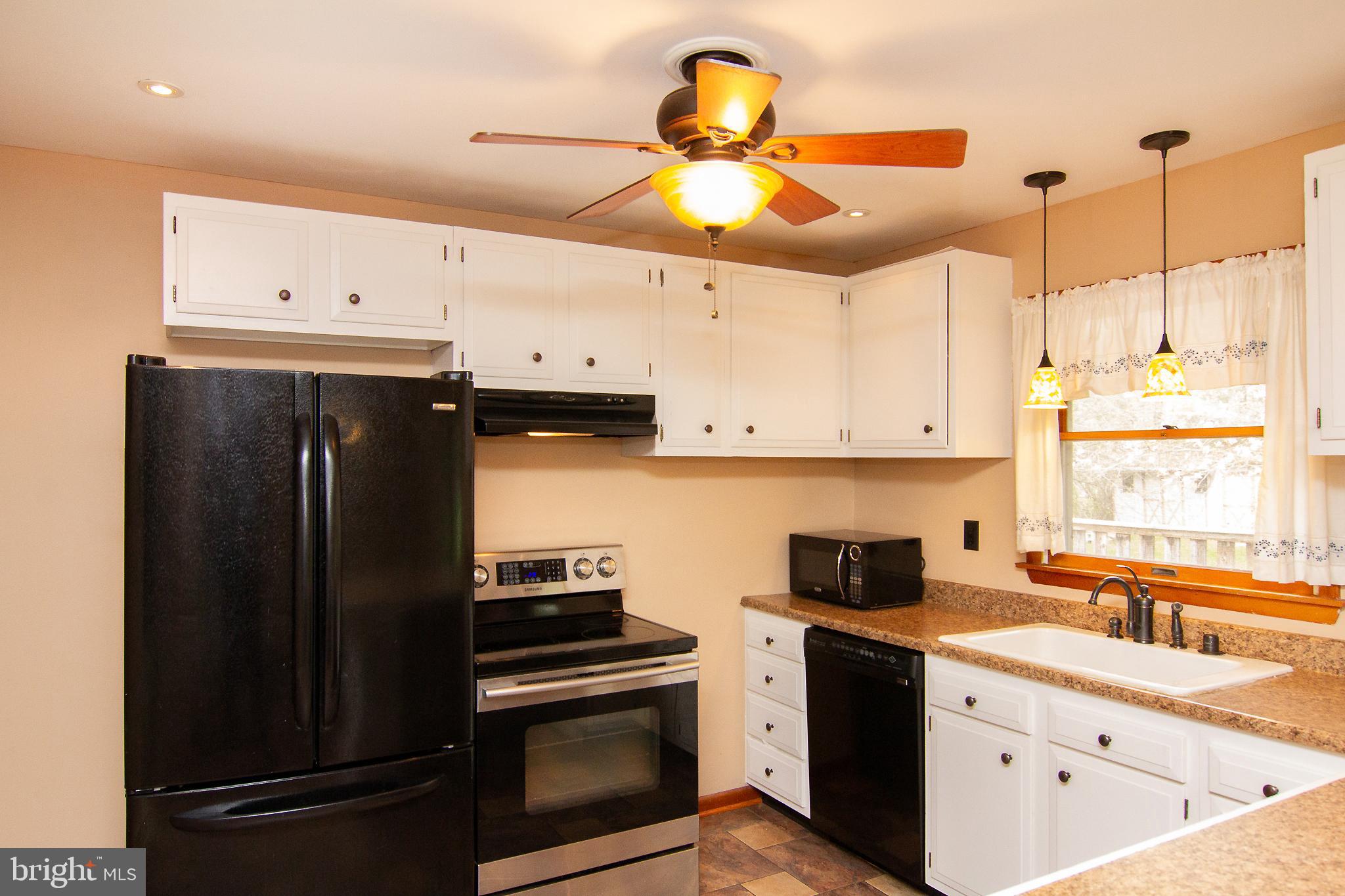 LINCOLN MANOR - Residential