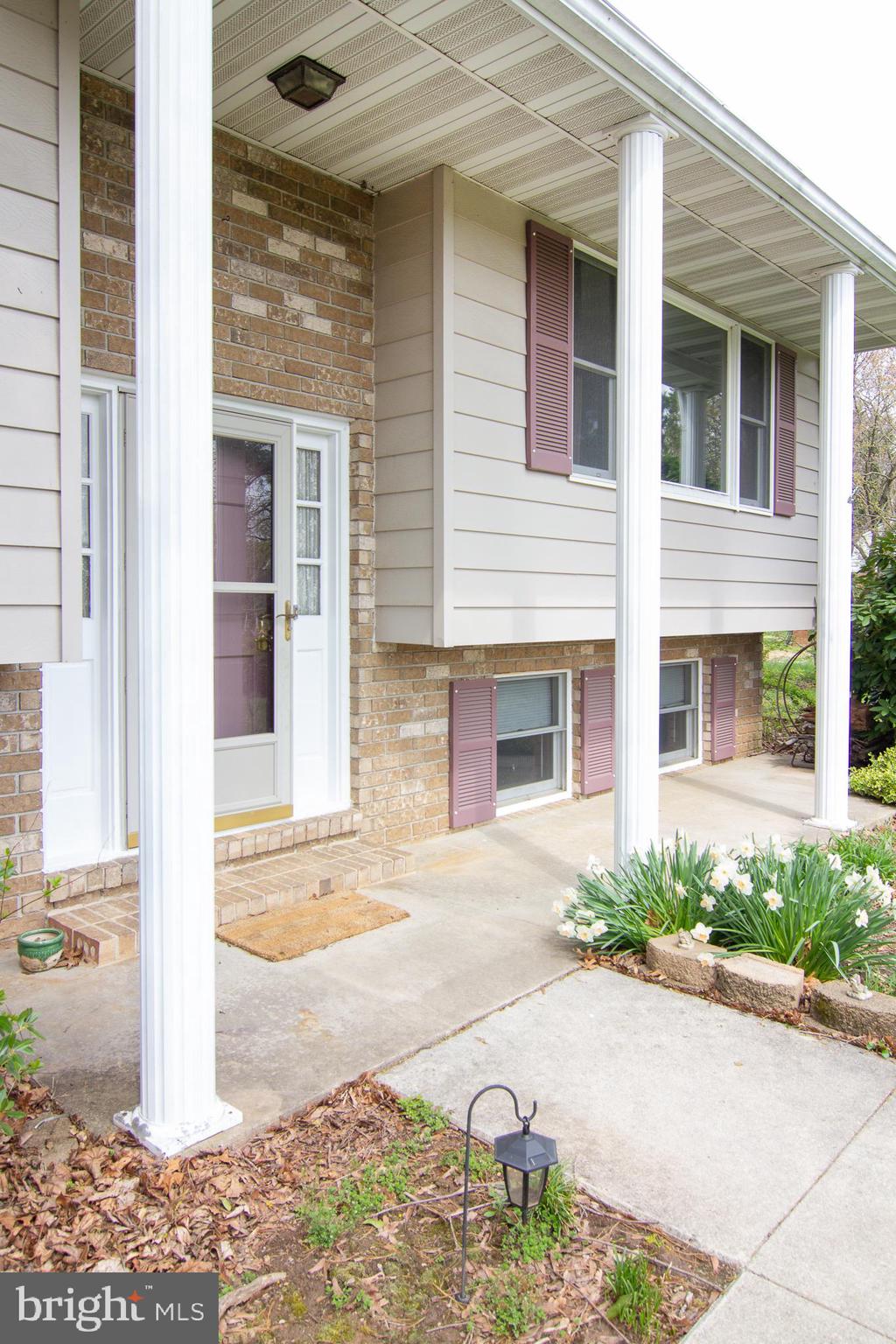 LINCOLN MANOR - Residential