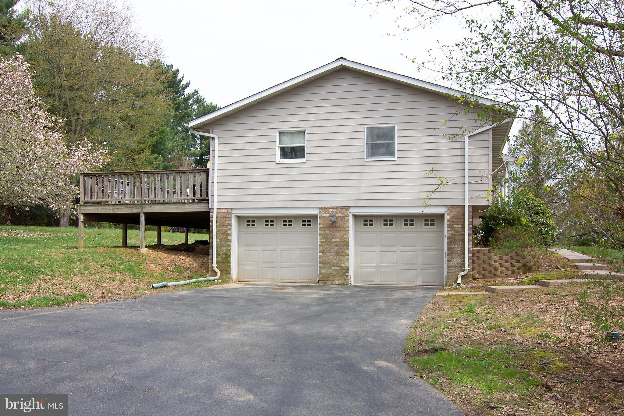 LINCOLN MANOR - Residential