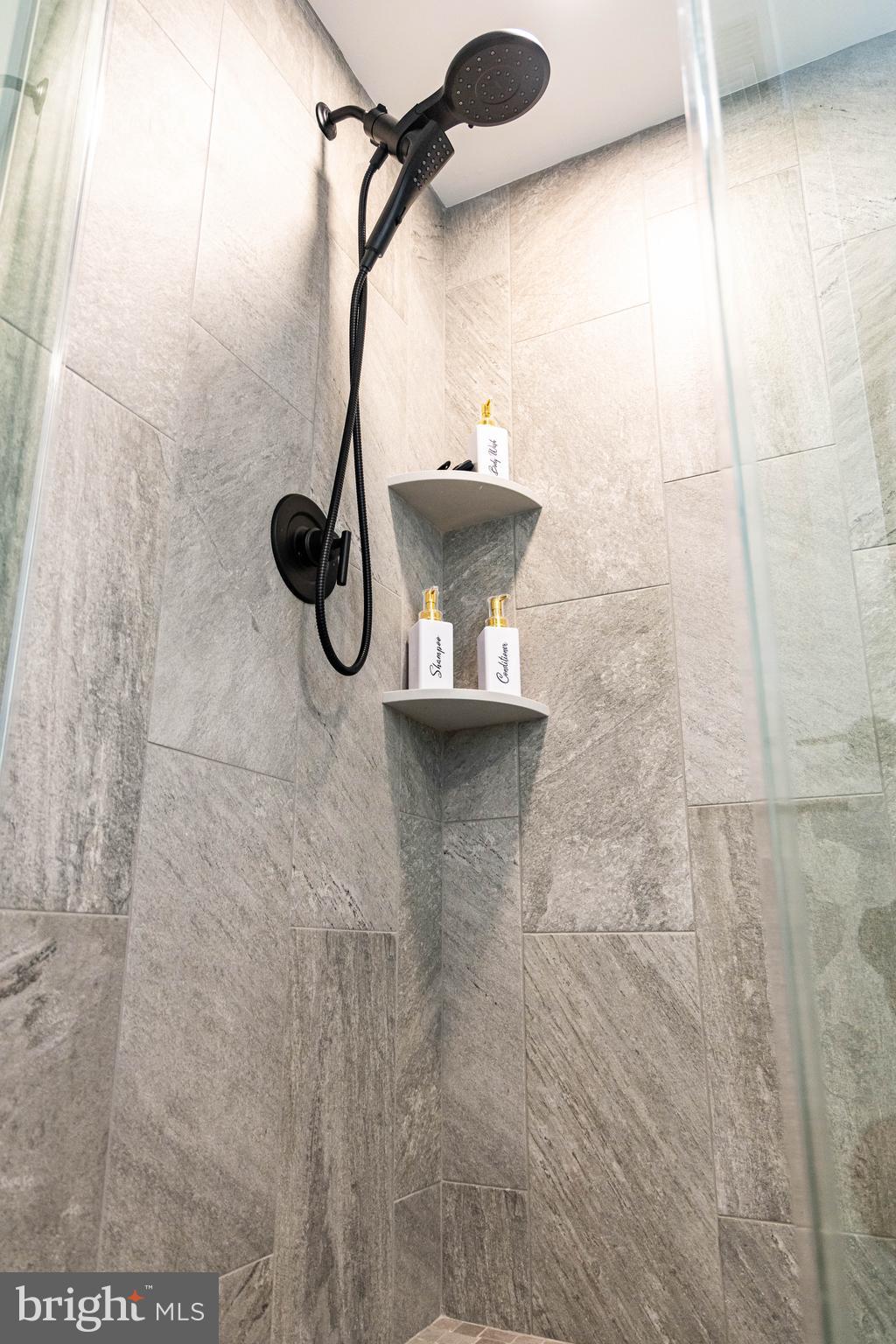 MEDIA - Residential Lease