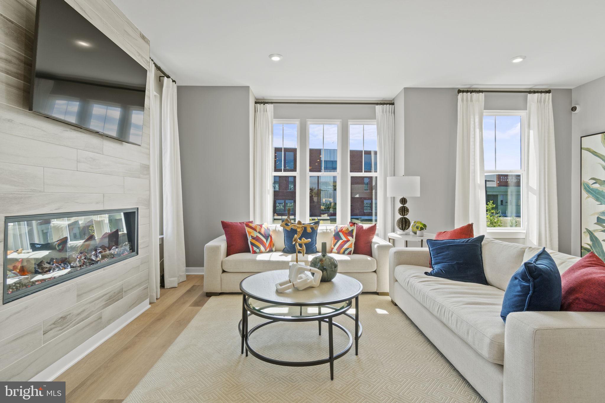 ARCOLA TOWN CENTER - Residential