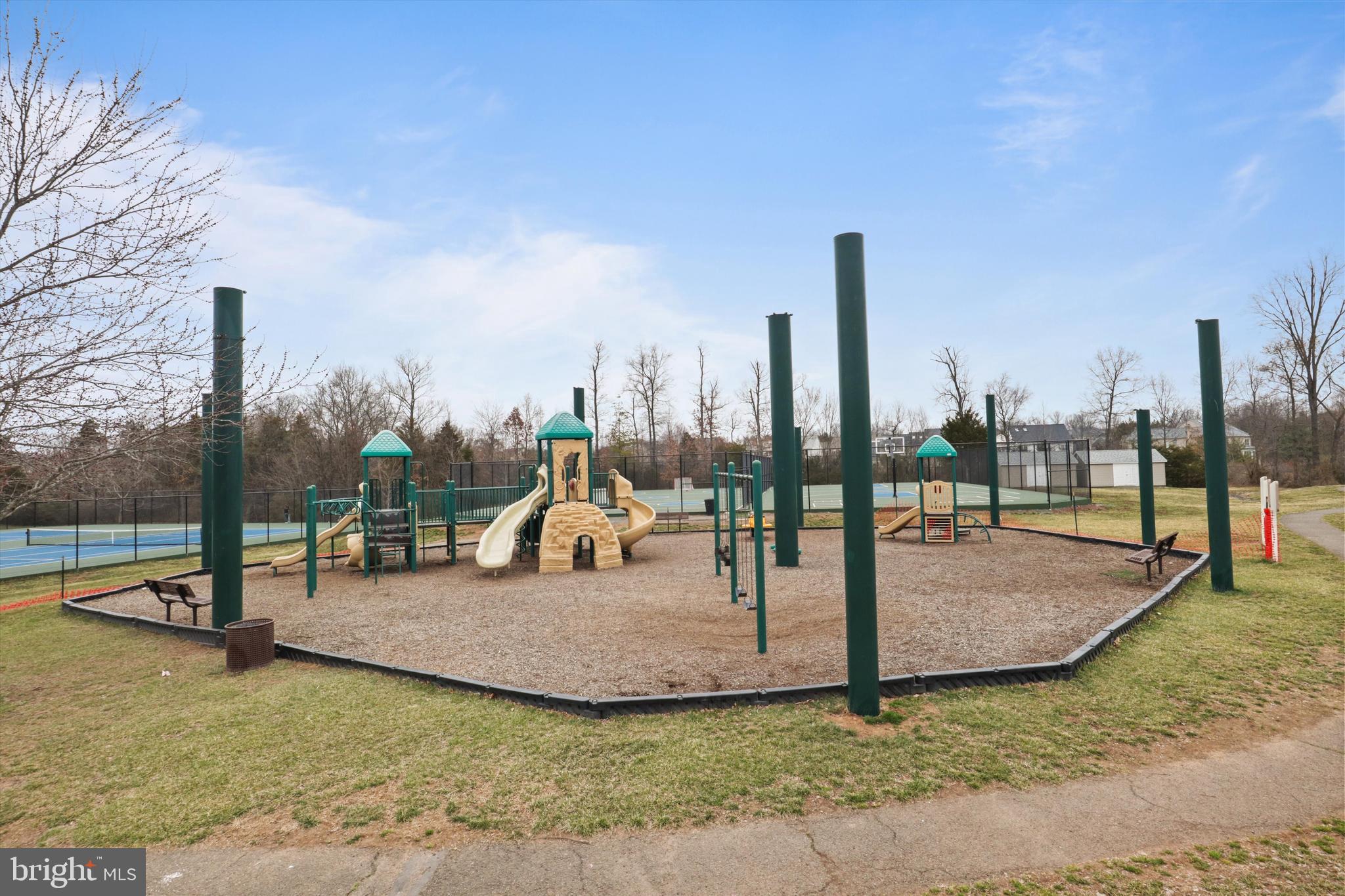 VICTORY LAKES - Residential