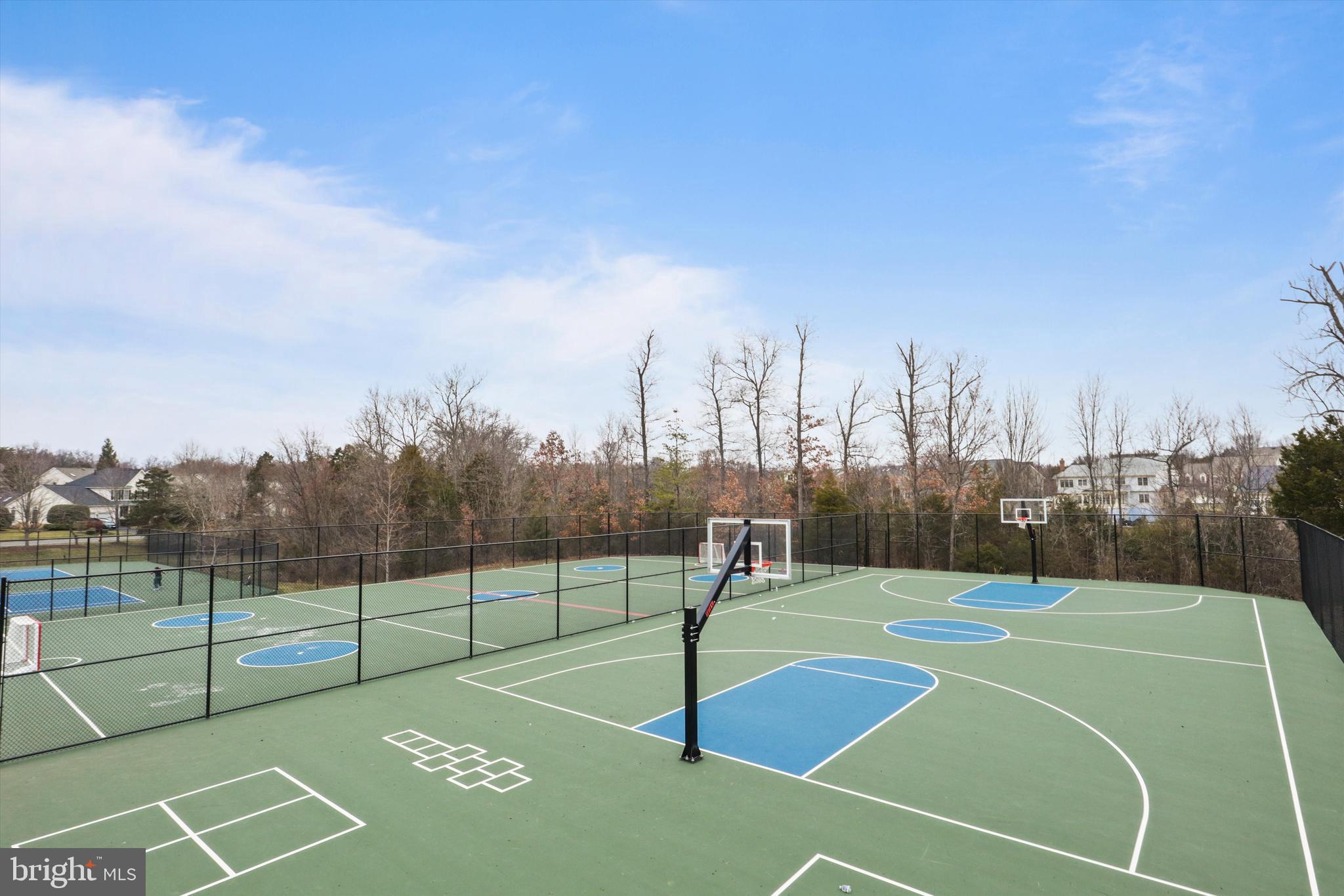 VICTORY LAKES - Residential