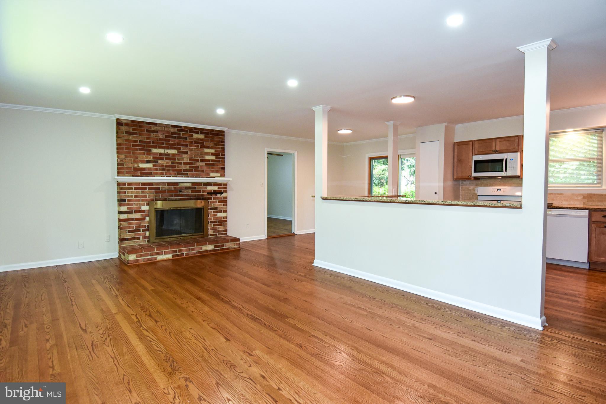 OAKMONT MANOR - Residential