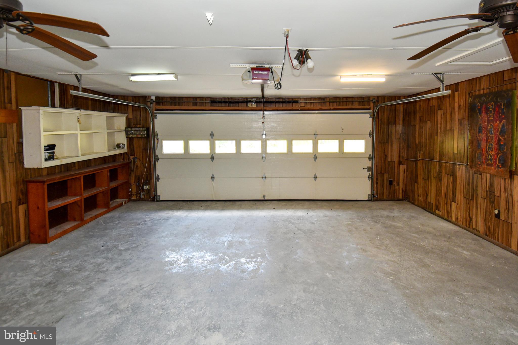 OAKMONT MANOR - Residential