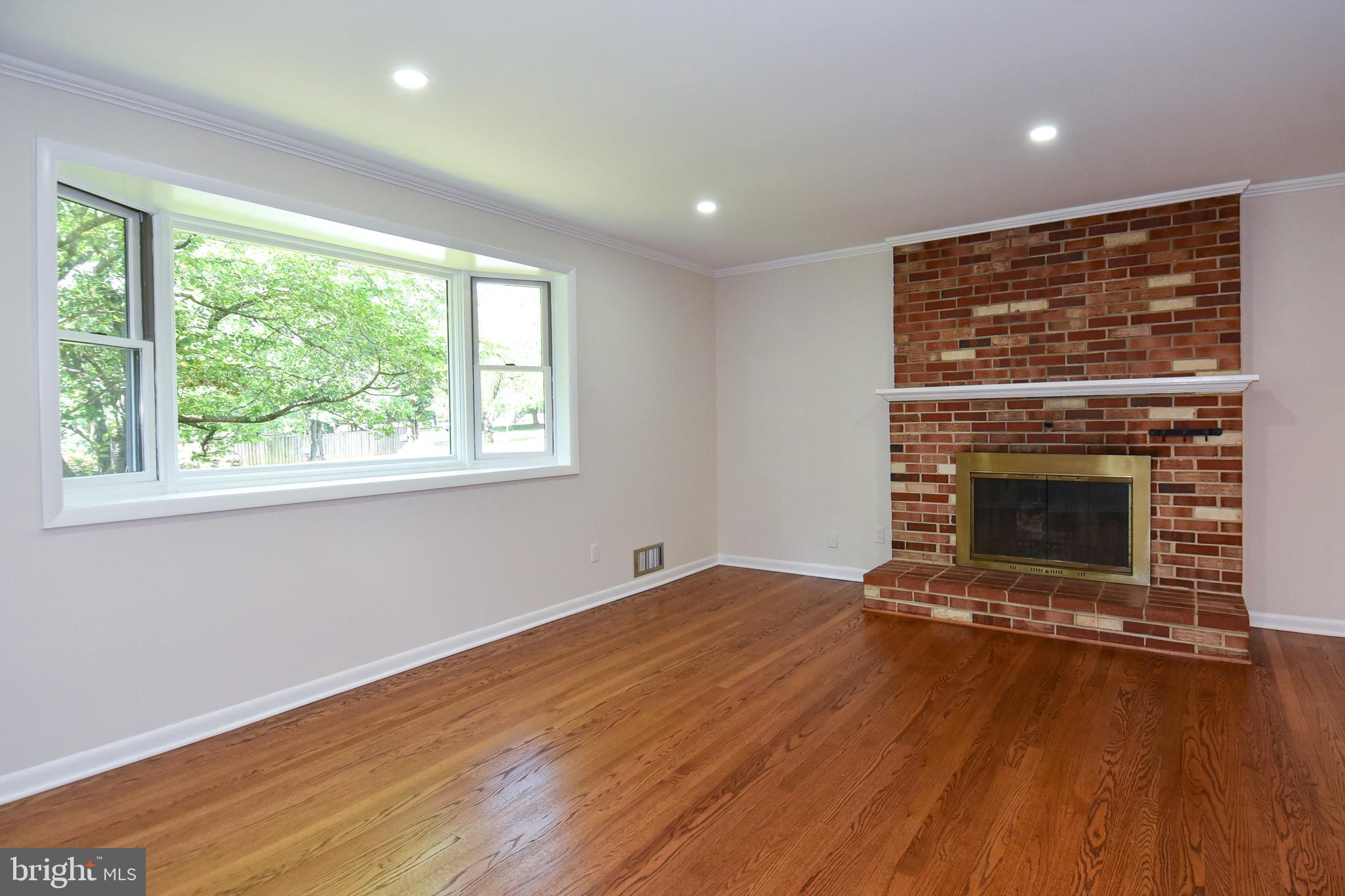 OAKMONT MANOR - Residential