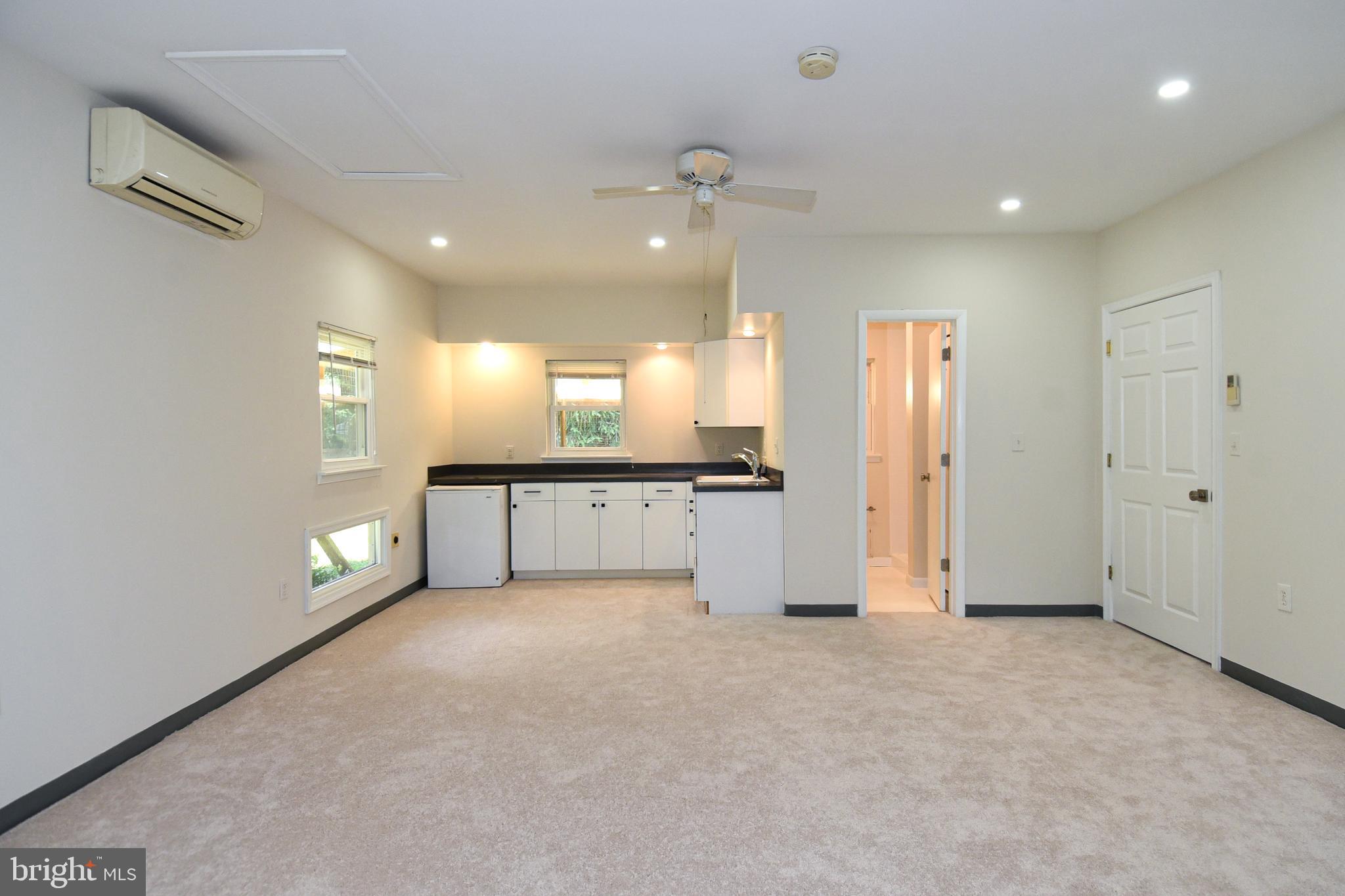 OAKMONT MANOR - Residential