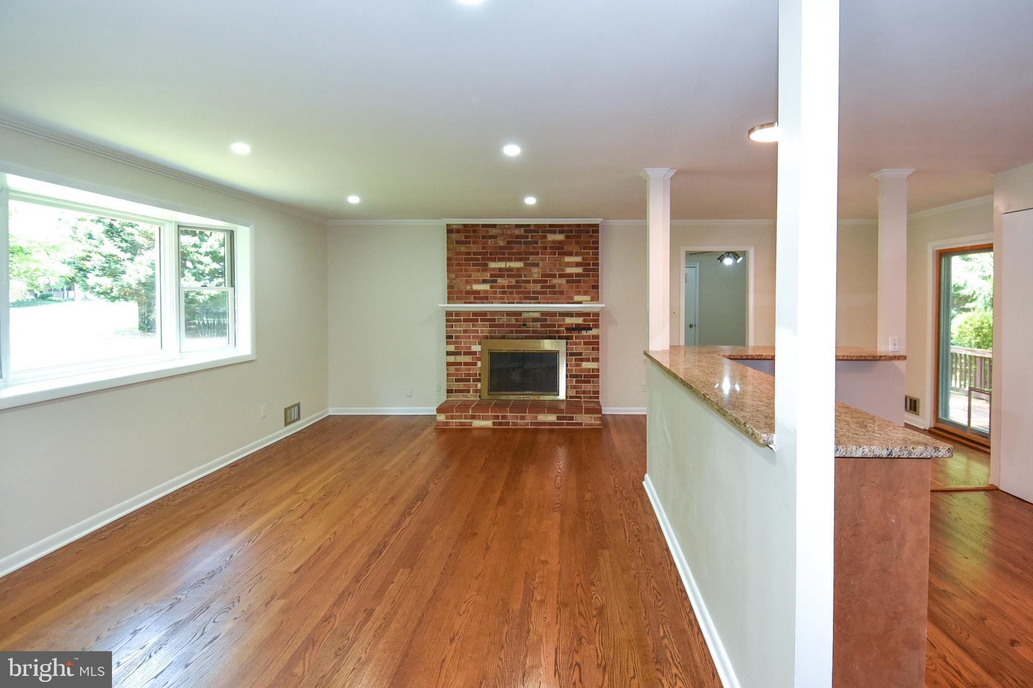 OAKMONT MANOR - Residential