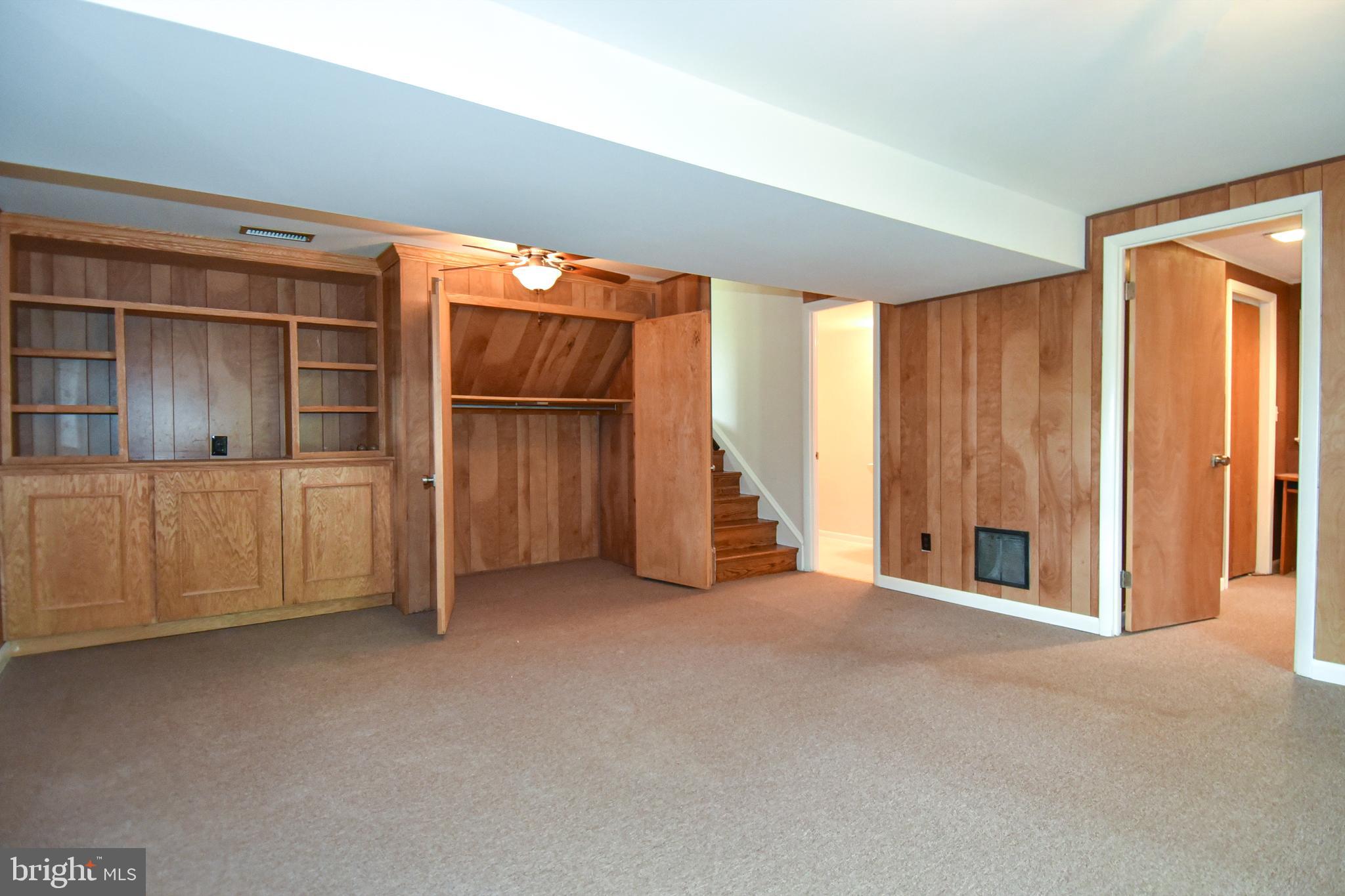 OAKMONT MANOR - Residential