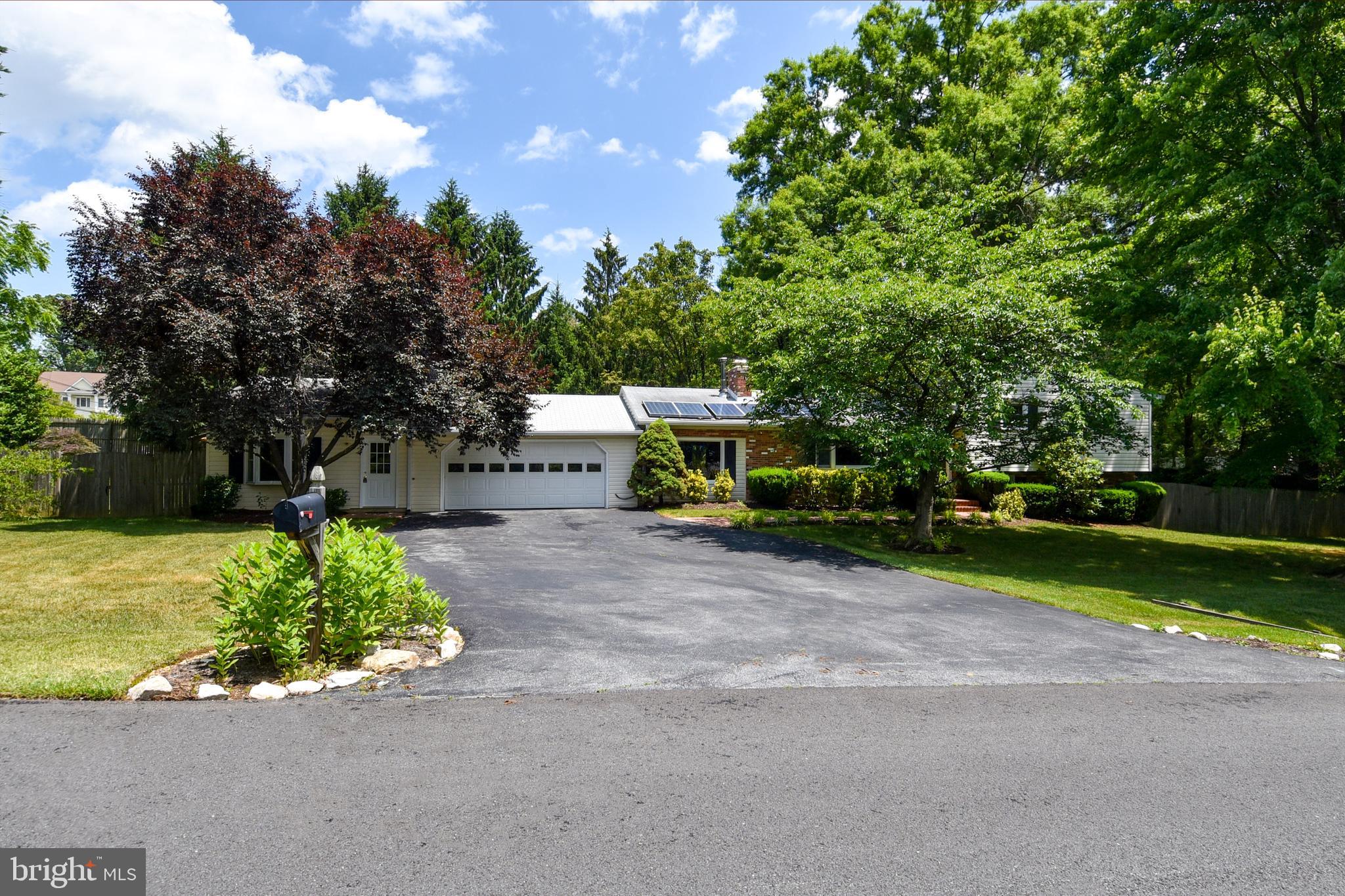 OAKMONT MANOR - Residential