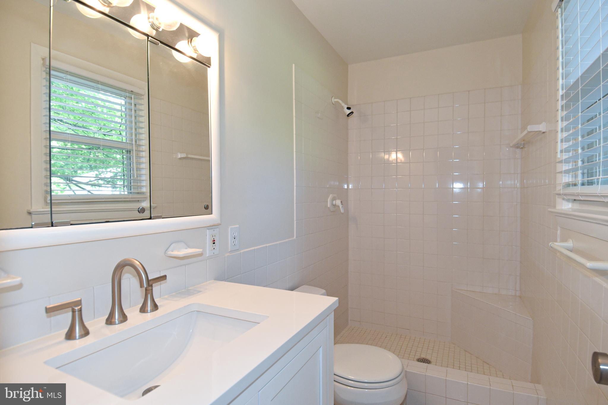 OAKMONT MANOR - Residential