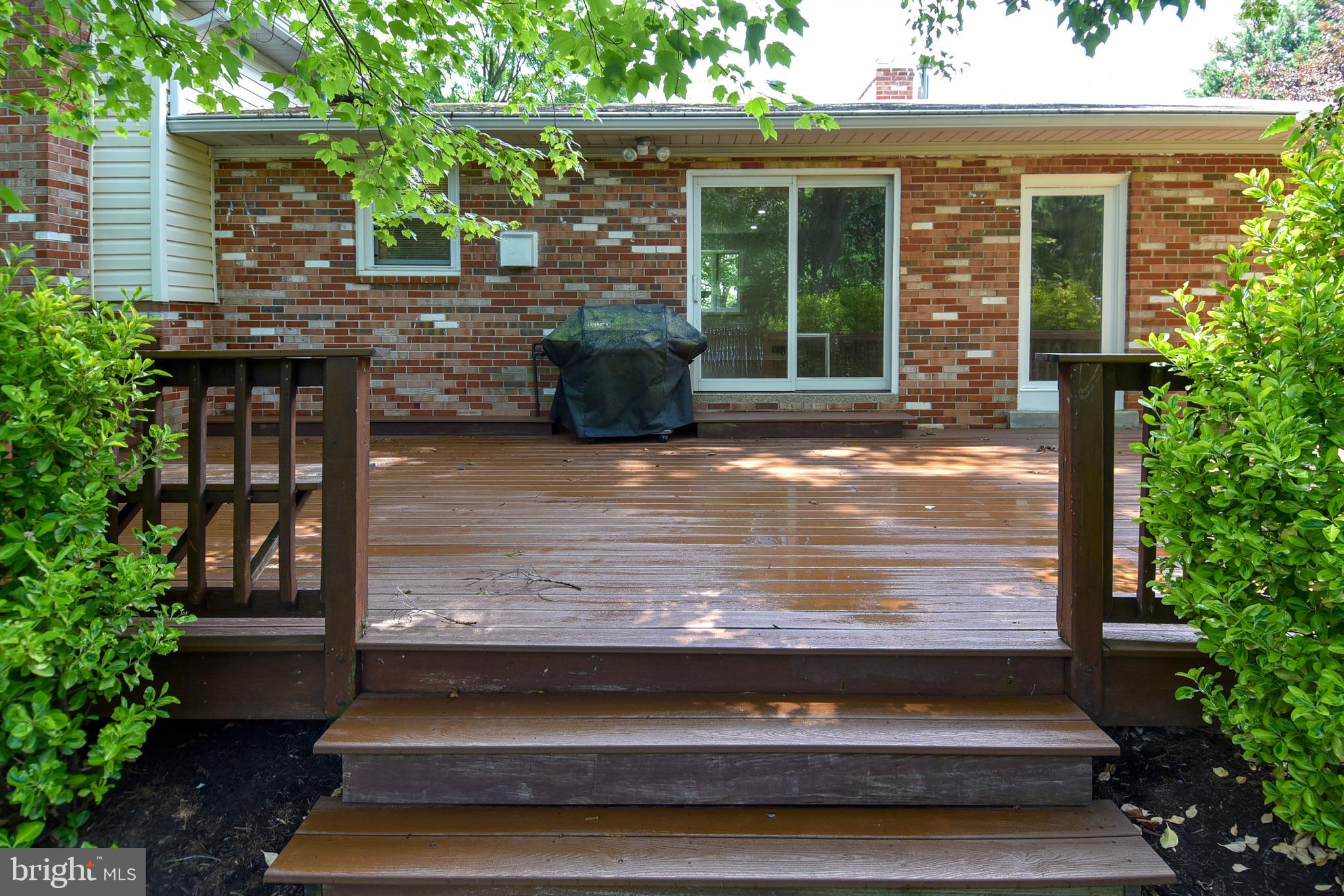 OAKMONT MANOR - Residential