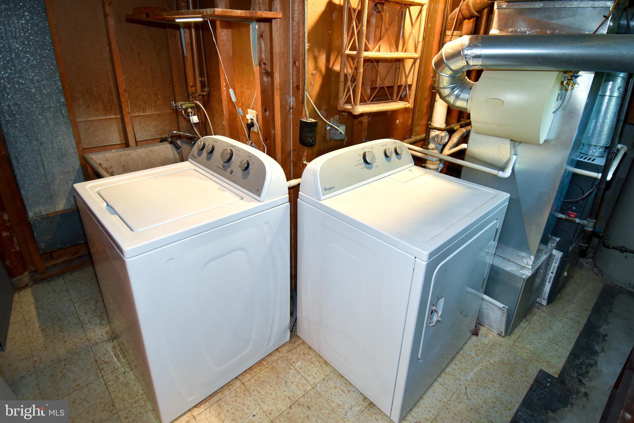 OAKMONT MANOR - Residential